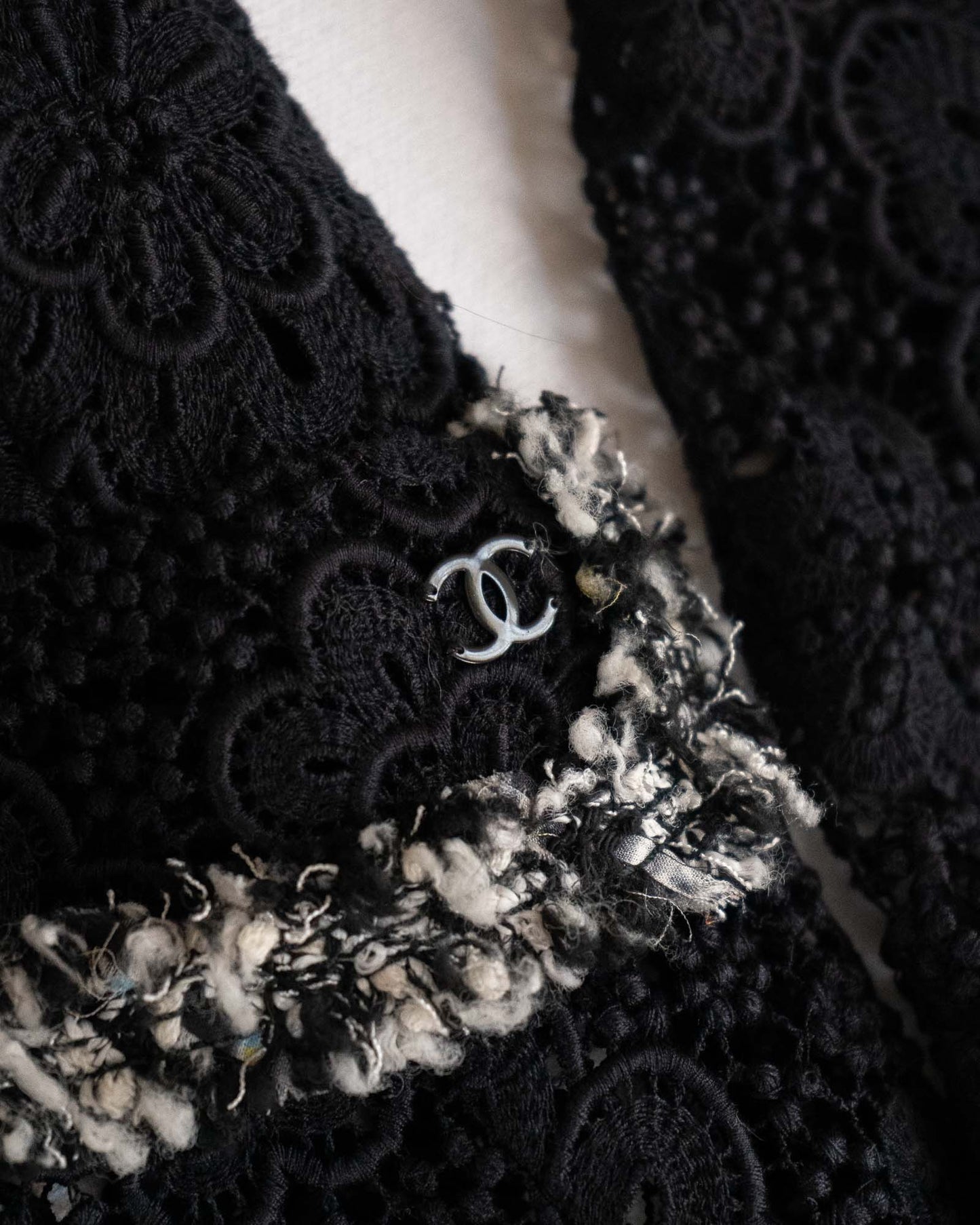 FR34-36 Chanel Spring 2004 Floral Lace Cardigan