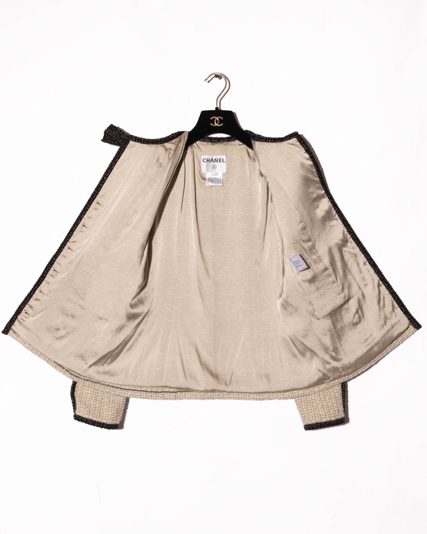 FR36-38 Chanel Fall 2003 Collarless Long Sleeve Wool Tweed Jacket with Bow Closure