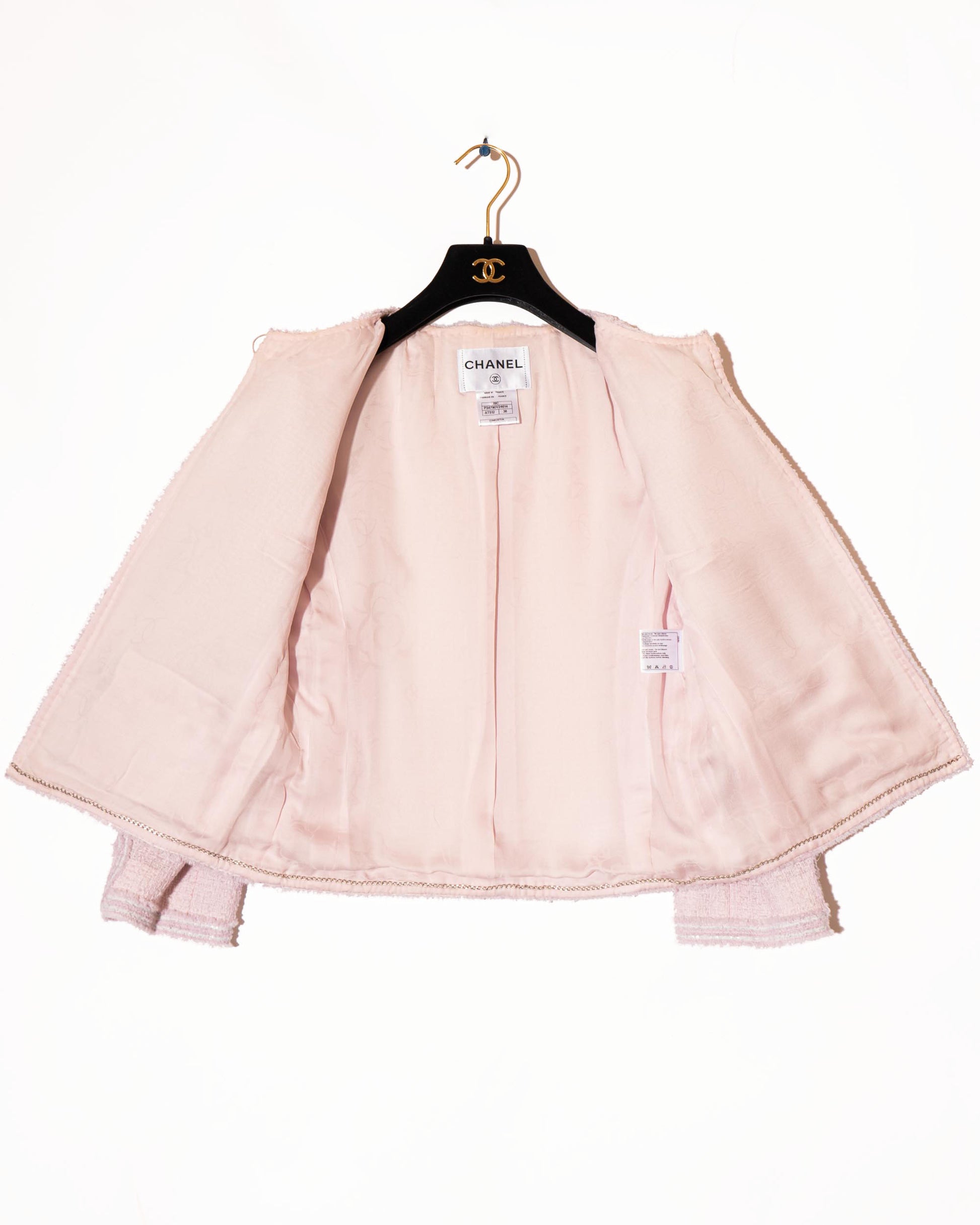 FR36-38 Rare Chanel Cruise 2009 Interlocking C Logo and Heart Detail Pink Tweed Jacket - Vintage Chanel Jacket -   - Rarchive.