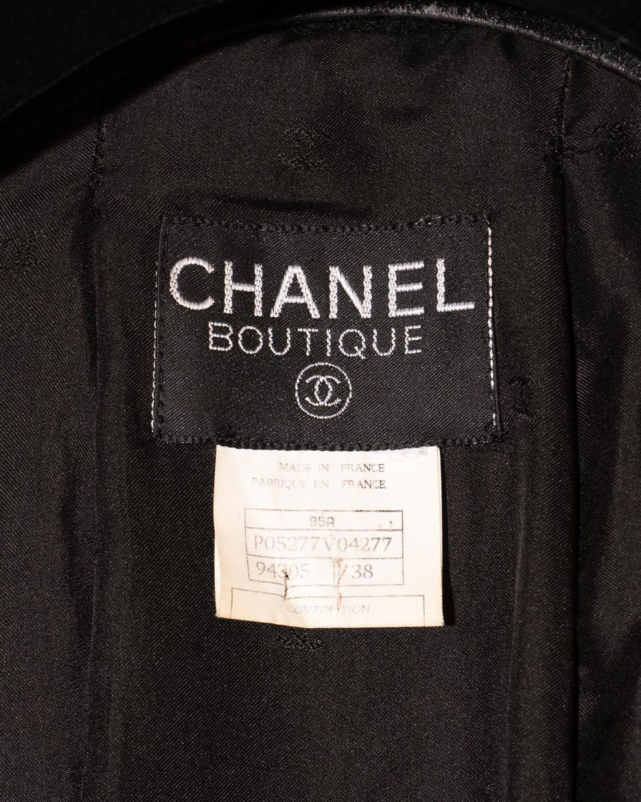 FR36-38 Rare Chanel Fall 1995 Four Pocket Black Tweed Boucle Jacket - Vintage Chanel Jacket - - Rarchive.