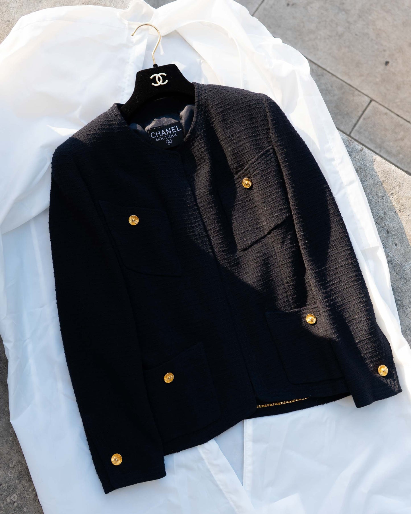 FR38-40 Chanel 1990s Classic Collarless Four Pocket Textured Light Wool Tweed Jacket - Vintage Chanel Jacket - - Rarchive.