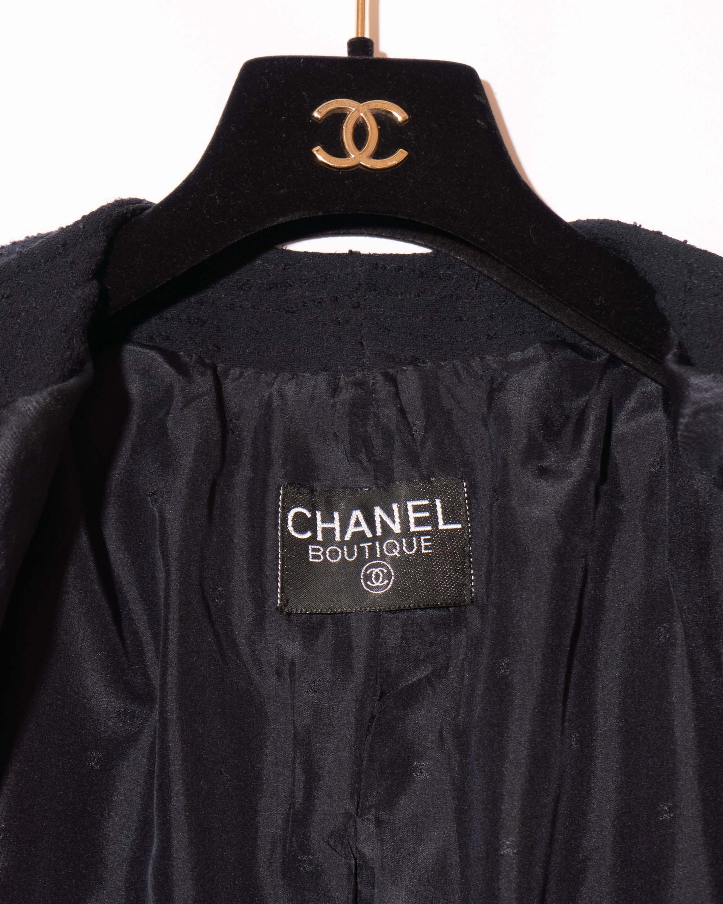 FR38-40 Chanel 1990s Classic Collarless Four Pocket Textured Light Wool Tweed Jacket - Vintage Chanel Jacket - - Rarchive.