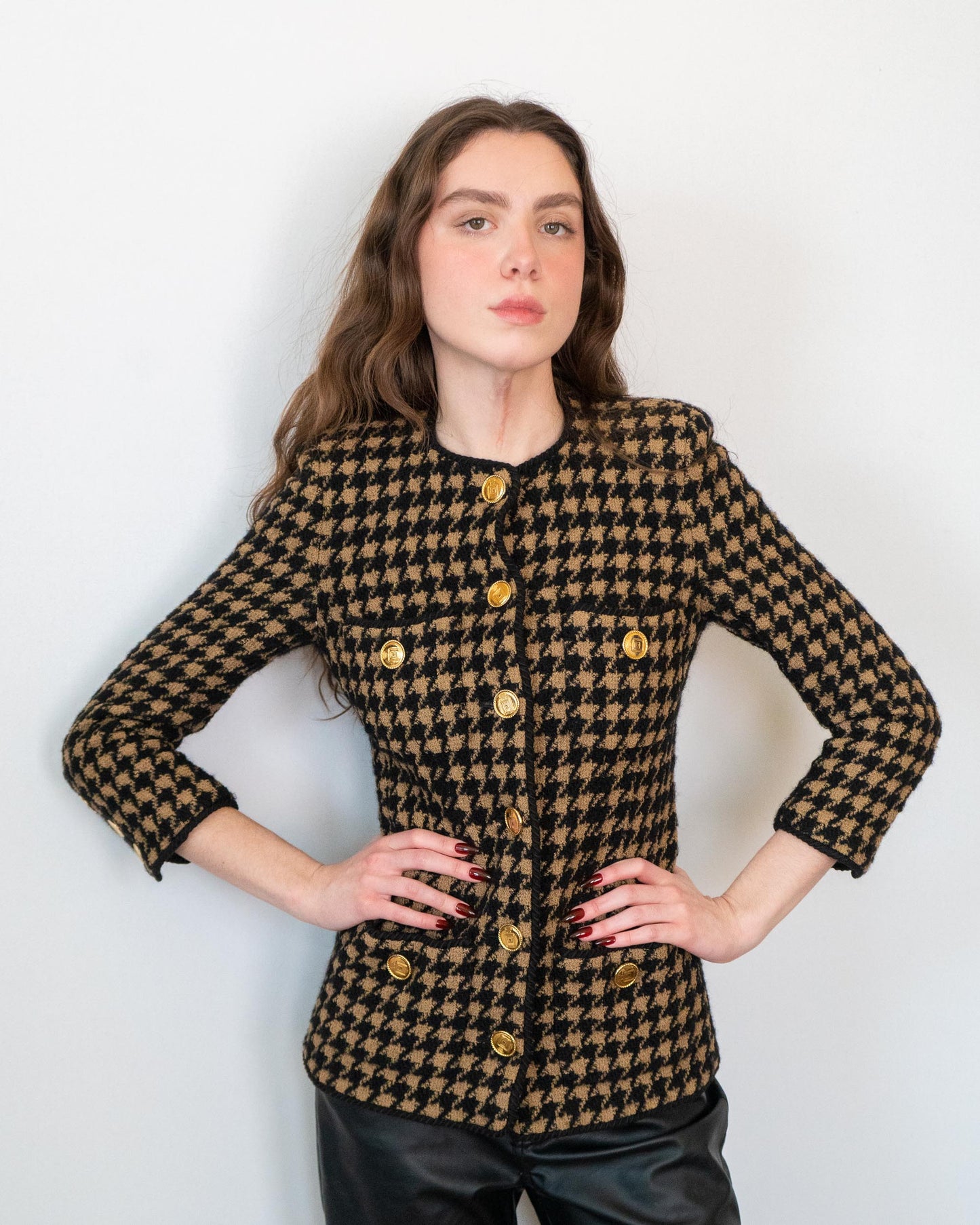 FR34-36 Chanel 1980s Collarless Four Pocket Houndstooth Tweed Jacket - Vintage Chanel Jacket - - Rarchive.