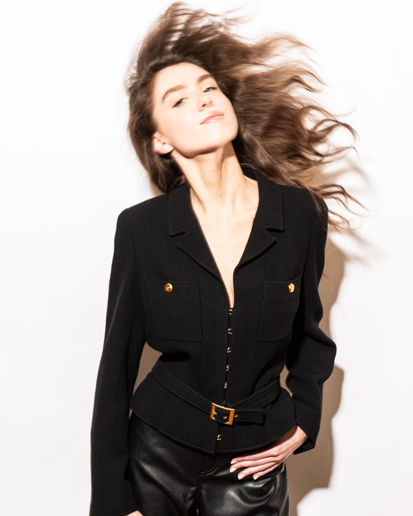 FR38-40 Chanel Fall 1996 Collarless Two-Pocketed Belted Jacket in Black Tweed - Vintage Chanel Jacket - - Rarchive.