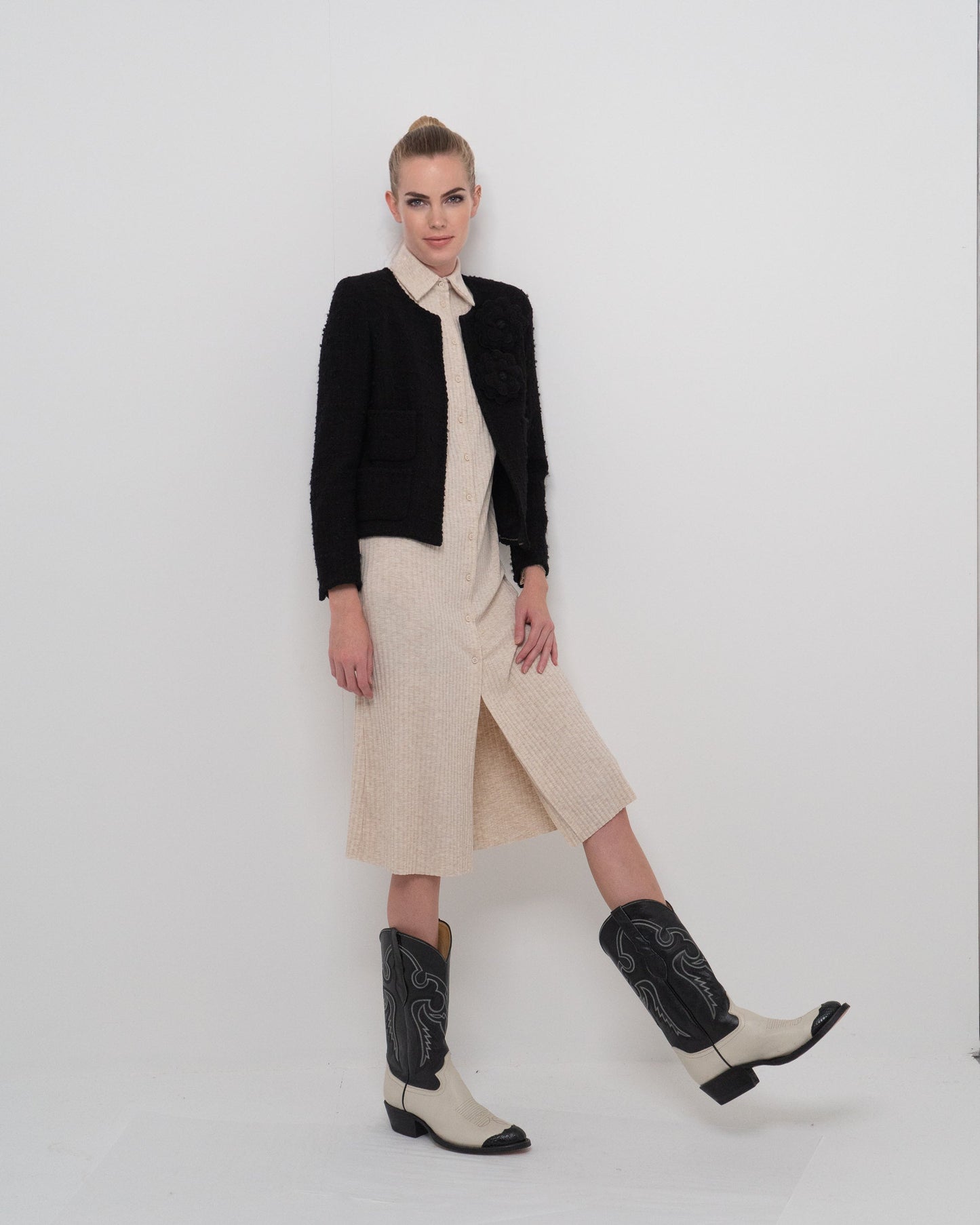 FR36-38 Rare Chanel Fall 2009 Timeless Classic Collarless Four Pocket Camellia Detail Black Tweed Jacket - Vintage Chanel Jacket - Jacket - Rarchive.