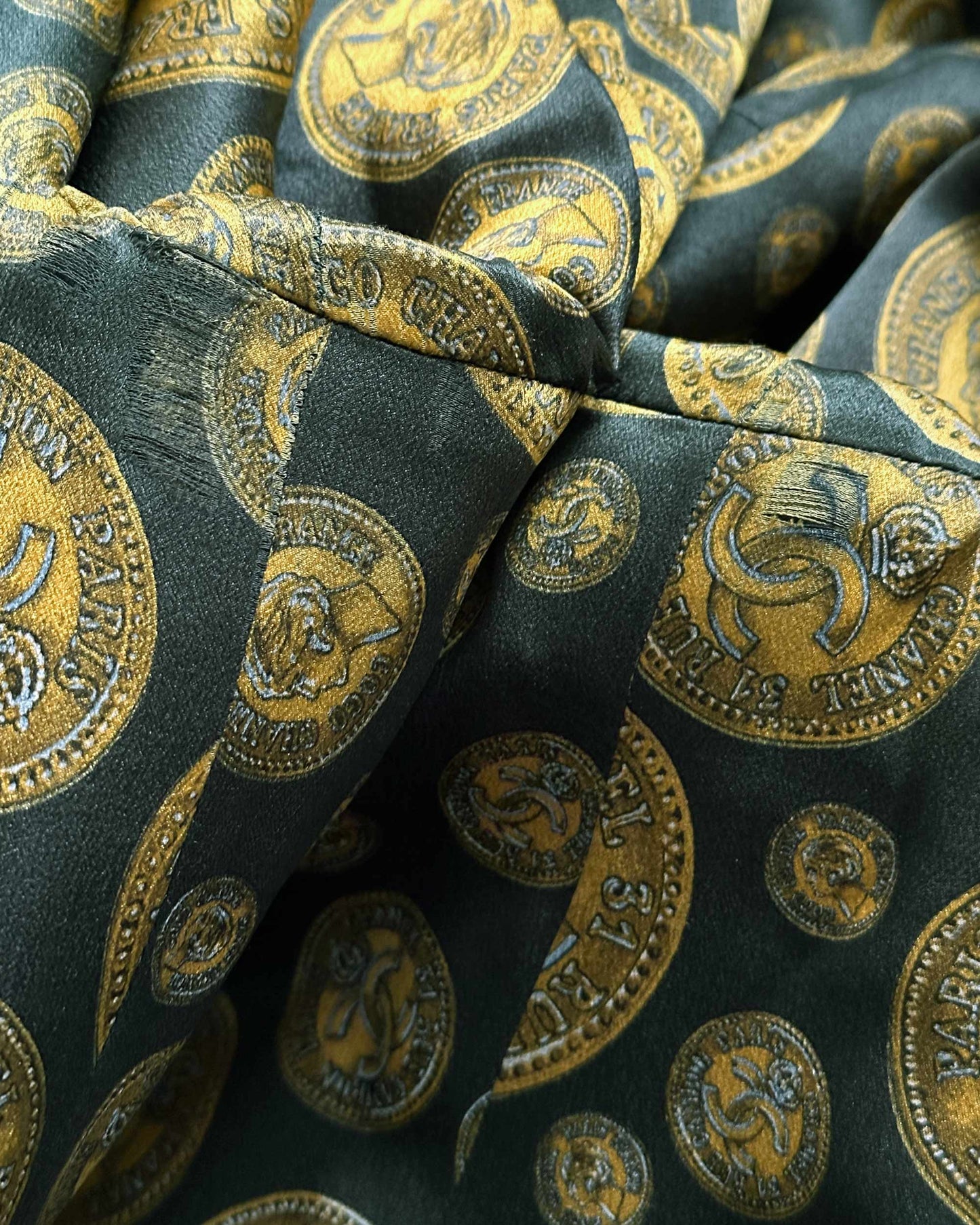 FR38-44 Rare Chanel Spring 1985 Timeless Collarless Four Pocket Coin Print Lining Green Wool Tweed Jacket