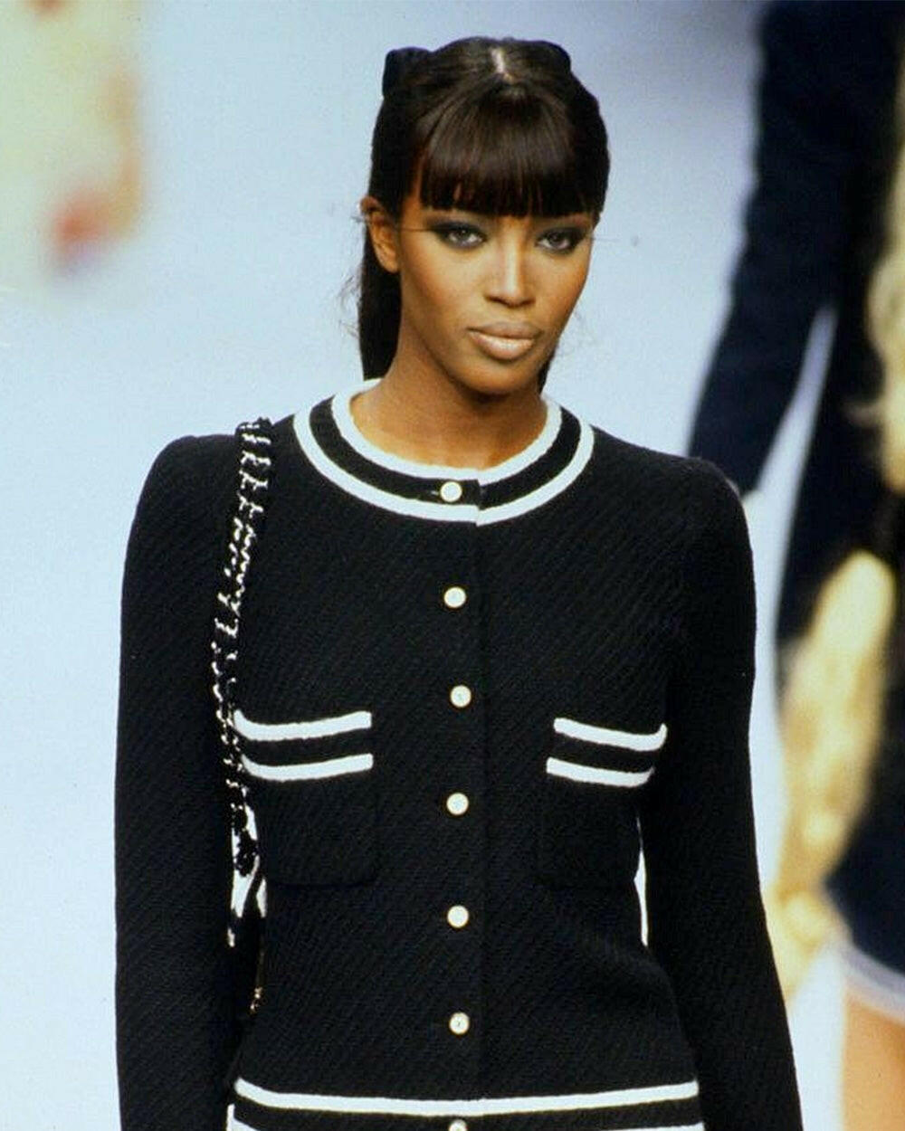 FR40-42 Rare Chanel Fall 1995 Haute Couture Classic Two-Pocketed Collarless Black and White Wool Tweed Jacket - Vintage Chanel Jacket - - Rarchive.