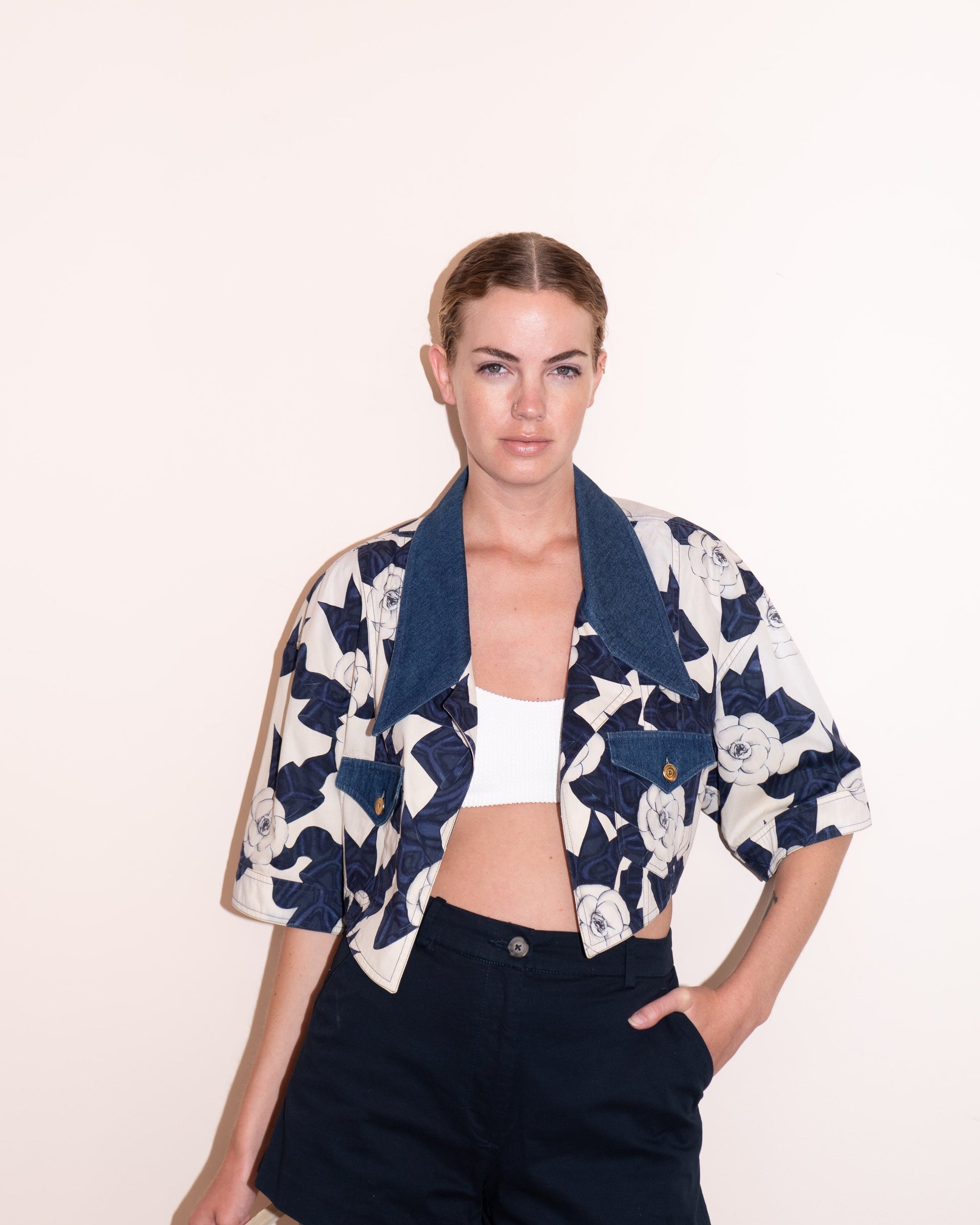 FR40-42 Rare Chanel Spring 1987 Camellia Print Denim Accent Cropped Cotton Jacket - Vintage Chanel Jacket -   - Rarchive.