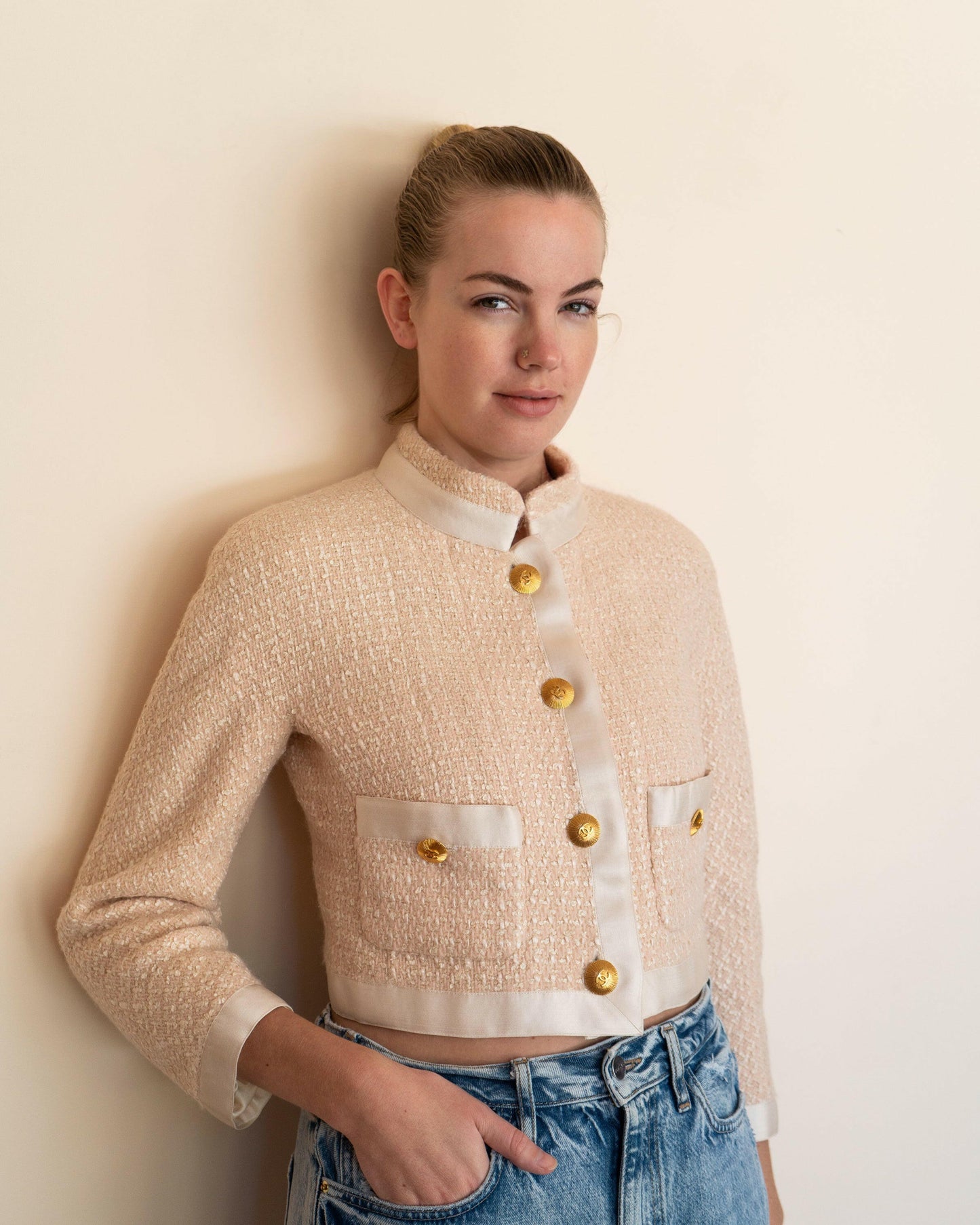 FR36-38 Rare Chanel Spring 1990 Two-Pocketed Cropped Light Pink Tweed Jacket - Vintage Chanel Jacket - - Rarchive.