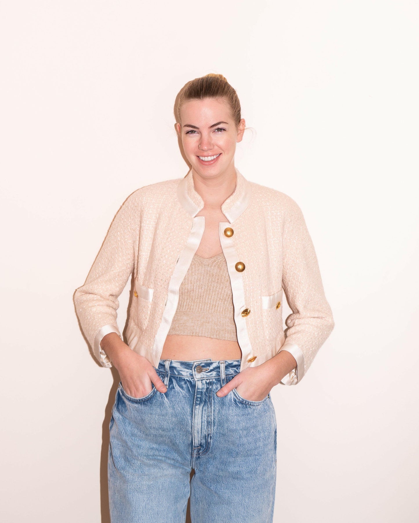 FR36-38 Rare Chanel Spring 1990 Two-Pocketed Cropped Light Pink Tweed Jacket - Vintage Chanel Jacket - - Rarchive.