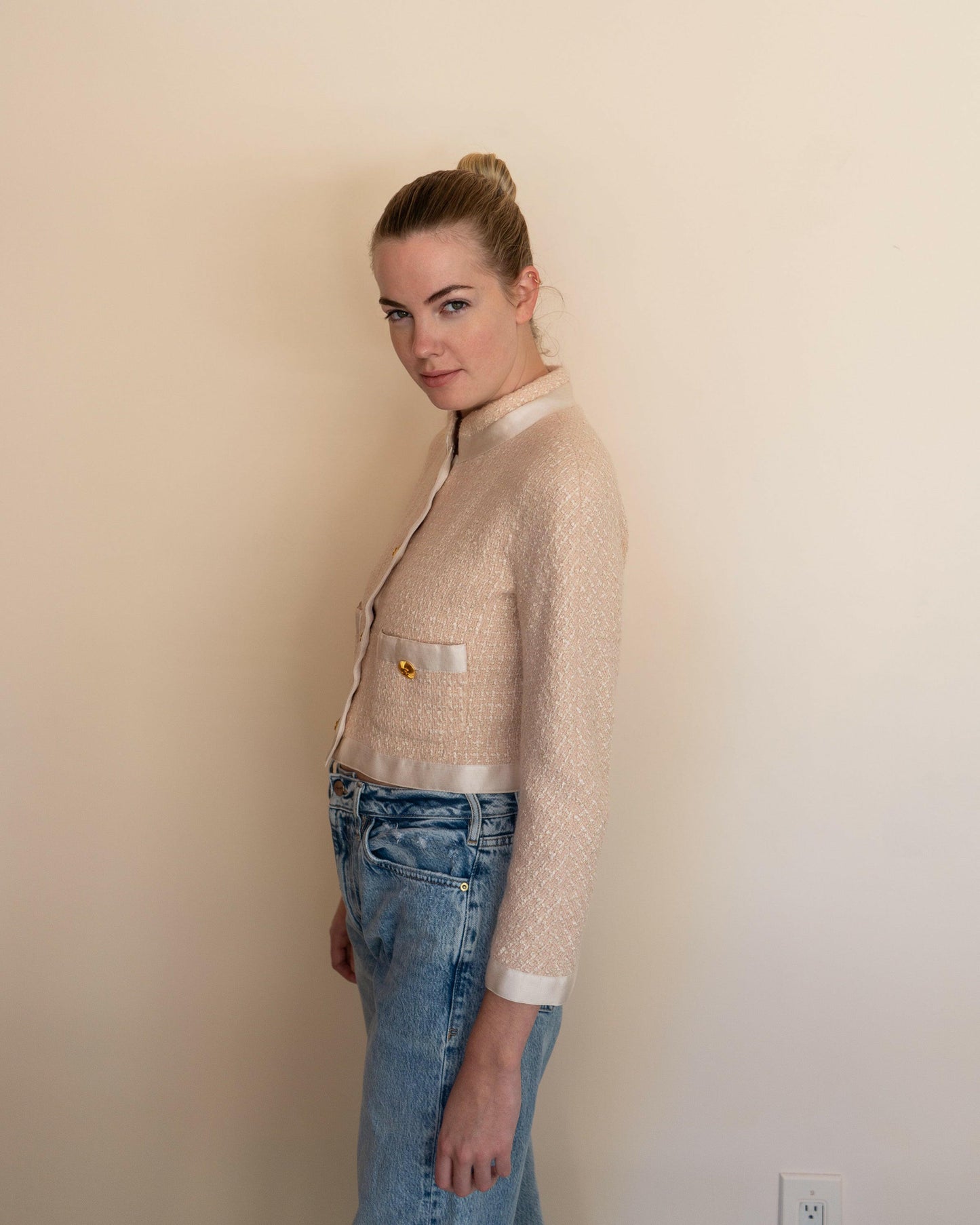 FR36-38 Rare Chanel Spring 1990 Two-Pocketed Cropped Light Pink Tweed Jacket - Vintage Chanel Jacket - - Rarchive.