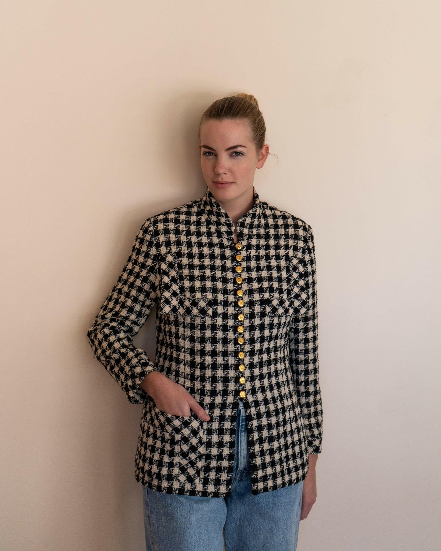 FR40-42 Chanel Spring 1989 High Collar Black and White Houndstooth Tweed Jacket - Vintage Chanel Jacket - - Rarchive.