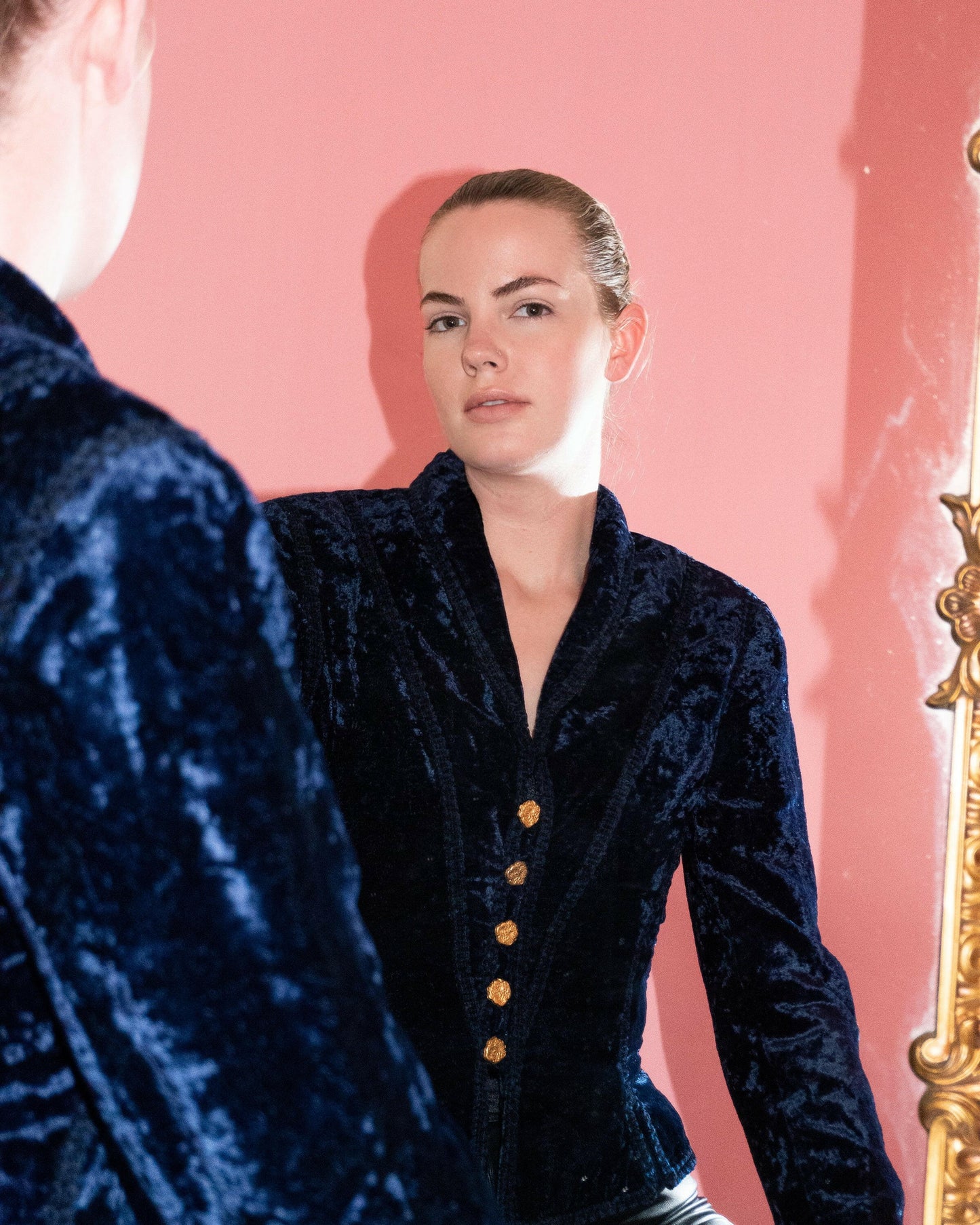 FR34-36 Chanel Fall 1993 Fitted Cut Dark Blue Velvet Jacket - Vintage Chanel Jacket - - Rarchive.