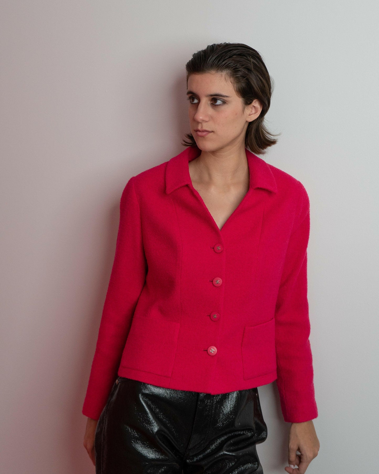 FR38-40 Chanel Spring 1995 Two-Pocketed Tweed Boucle Jacket in Raspberry Pink - Vintage Chanel Jacket - - Rarchive.