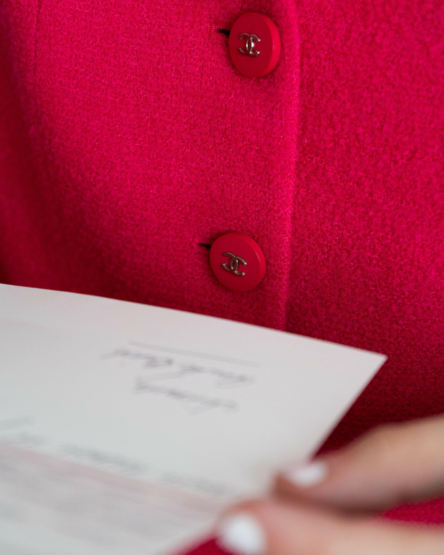 FR38-40 Chanel Spring 1995 Two-Pocketed Tweed Boucle Jacket in Raspberry Pink - Vintage Chanel Jacket - - Rarchive.