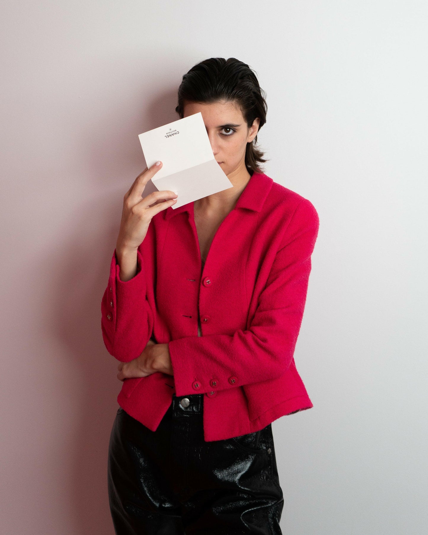 FR38-40 Chanel Spring 1995 Two-Pocketed Tweed Boucle Jacket in Raspberry Pink - Vintage Chanel Jacket - - Rarchive.