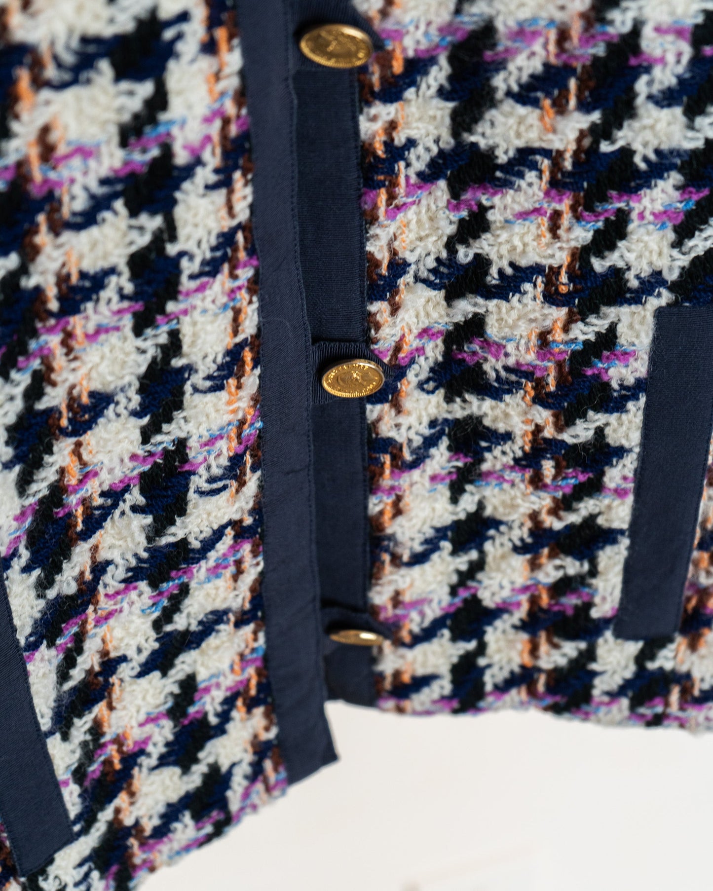 FR40-46 Chanel Fall 1987 Four Pocketed Jacket in Multicolor Houndstooth Tweed - Vintage Chanel Jacket -   - Rarchive.