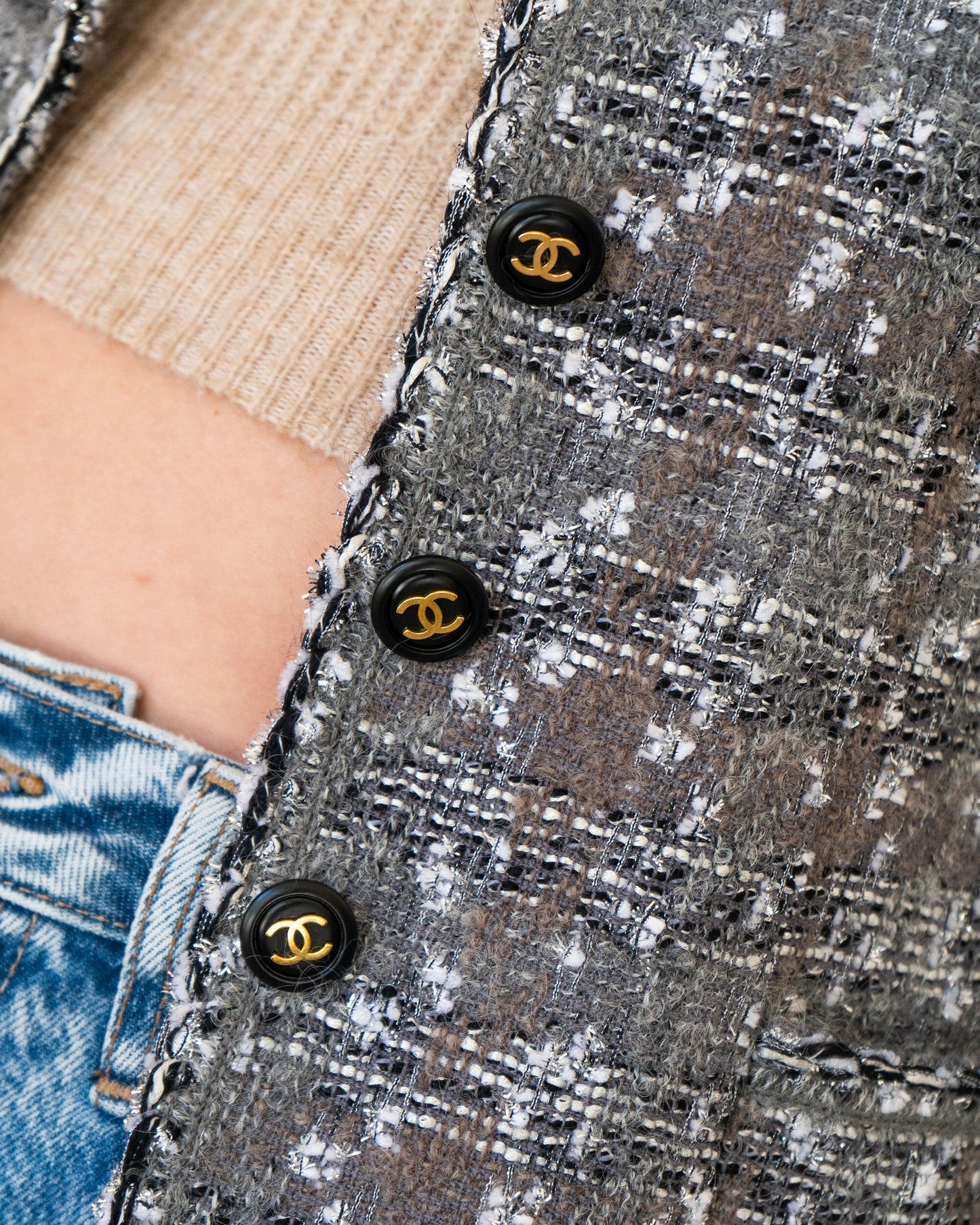 FR34-36 Rare Chanel Fall 1993 Four Pocketed Gray and Silver Fantasy Tweed Jacket - Vintage Chanel Jacket - - Rarchive.