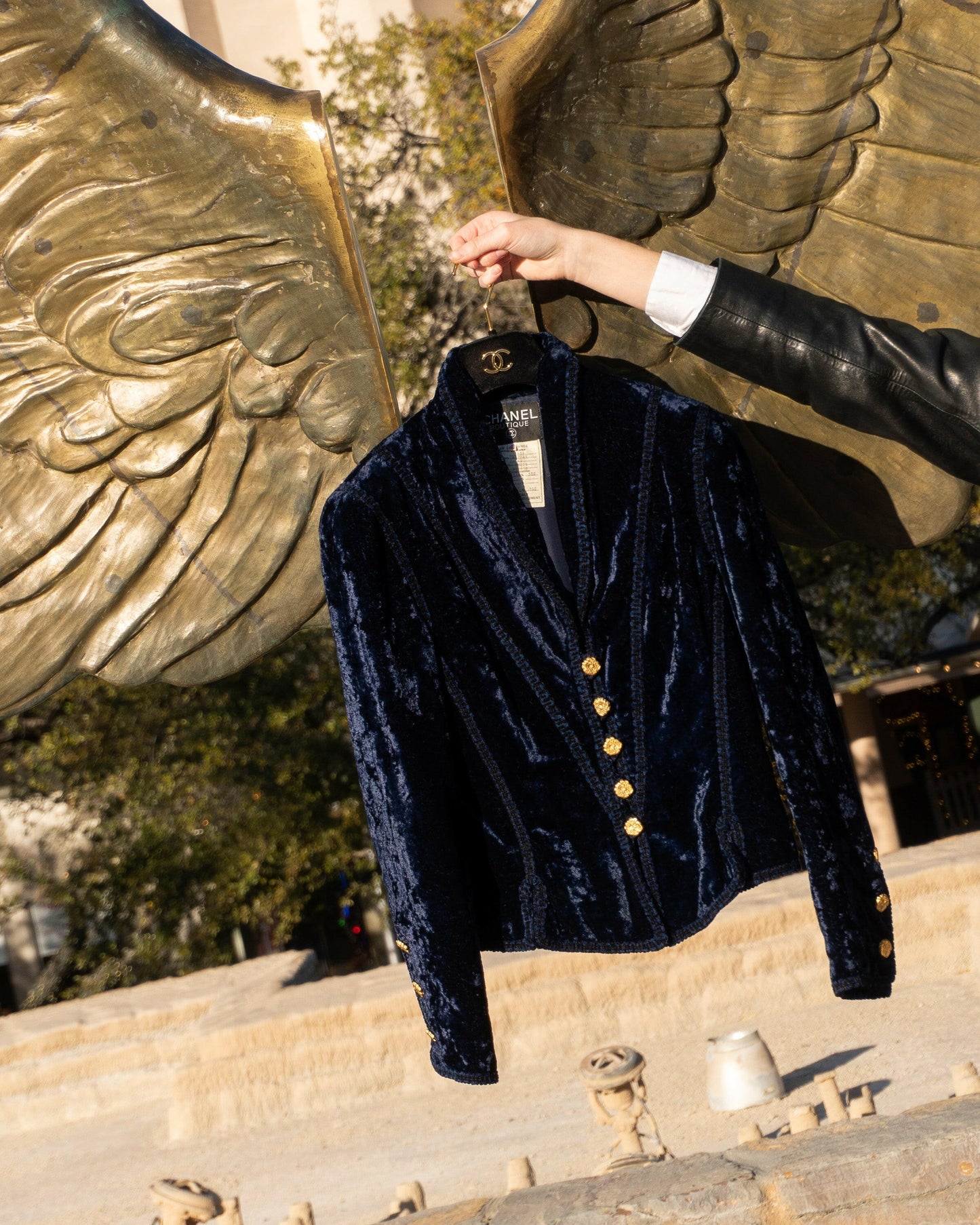 FR34-36 Chanel Fall 1993 Fitted Cut Dark Blue Velvet Jacket - Vintage Chanel Jacket - - Rarchive.