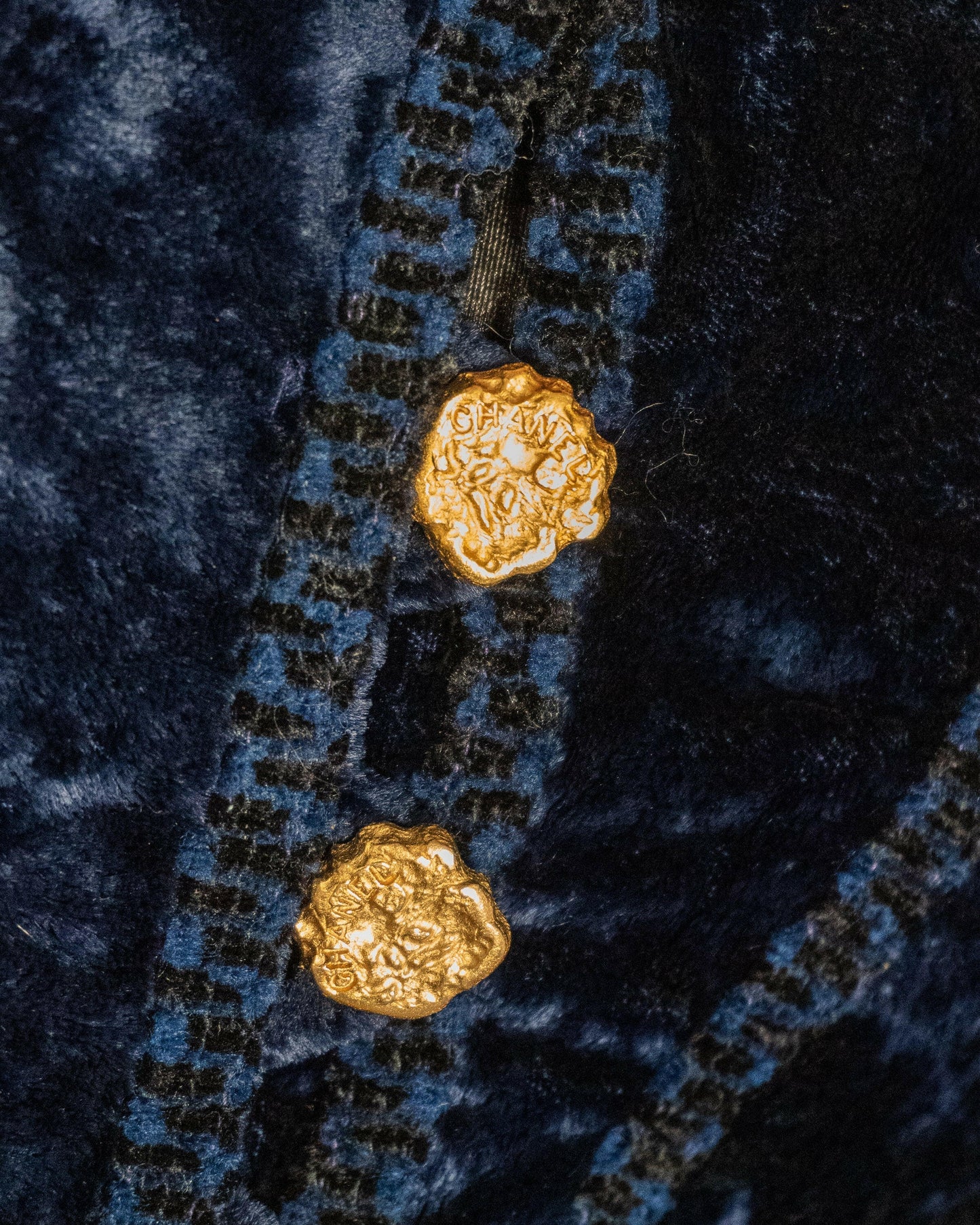 FR34-36 Chanel Fall 1993 Fitted Cut Dark Blue Velvet Jacket - Vintage Chanel Jacket - - Rarchive.