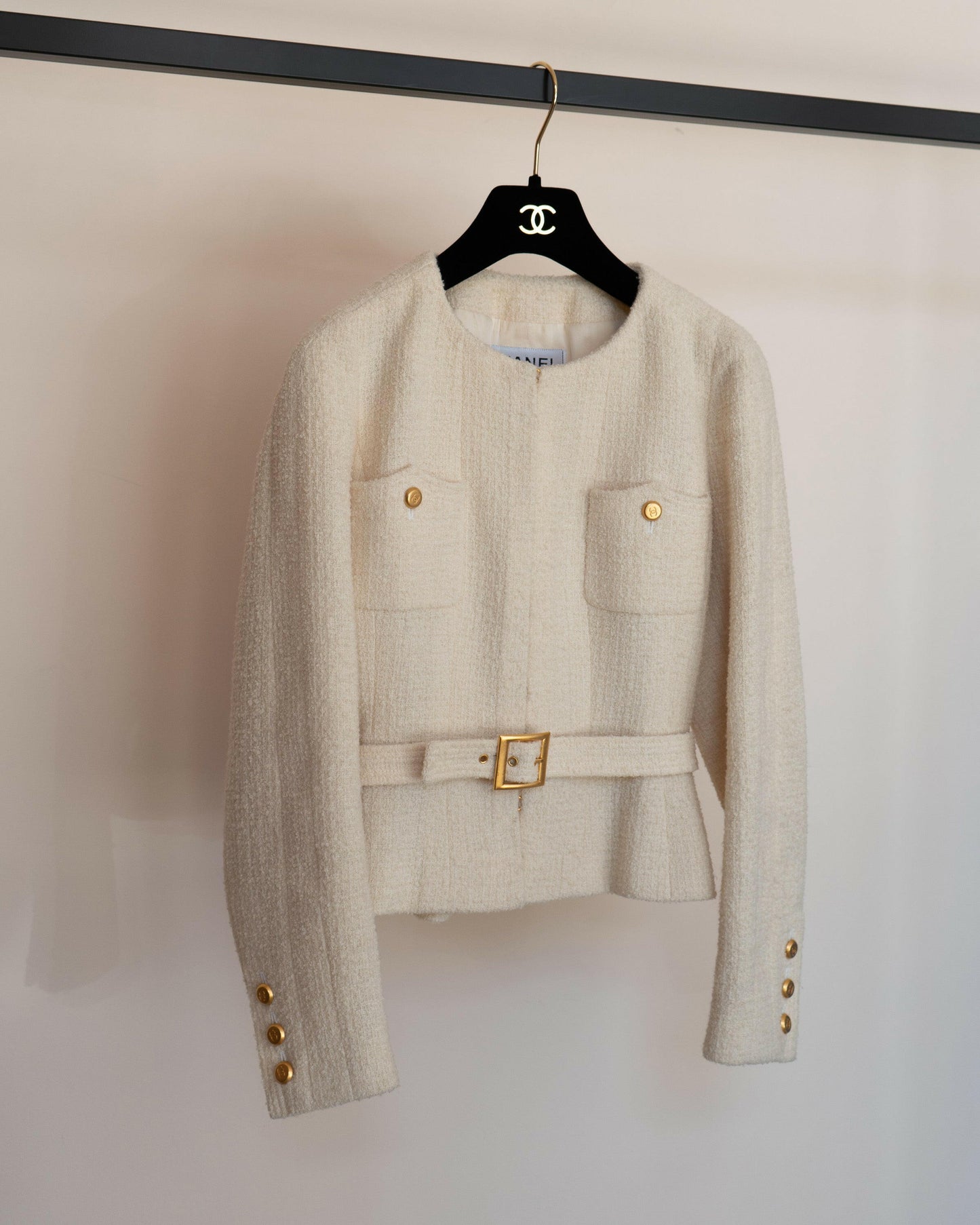 FR34-36 Chanel Fall 1996 Collarless Two-Pocketed Belted Jacket in Cream Tweed