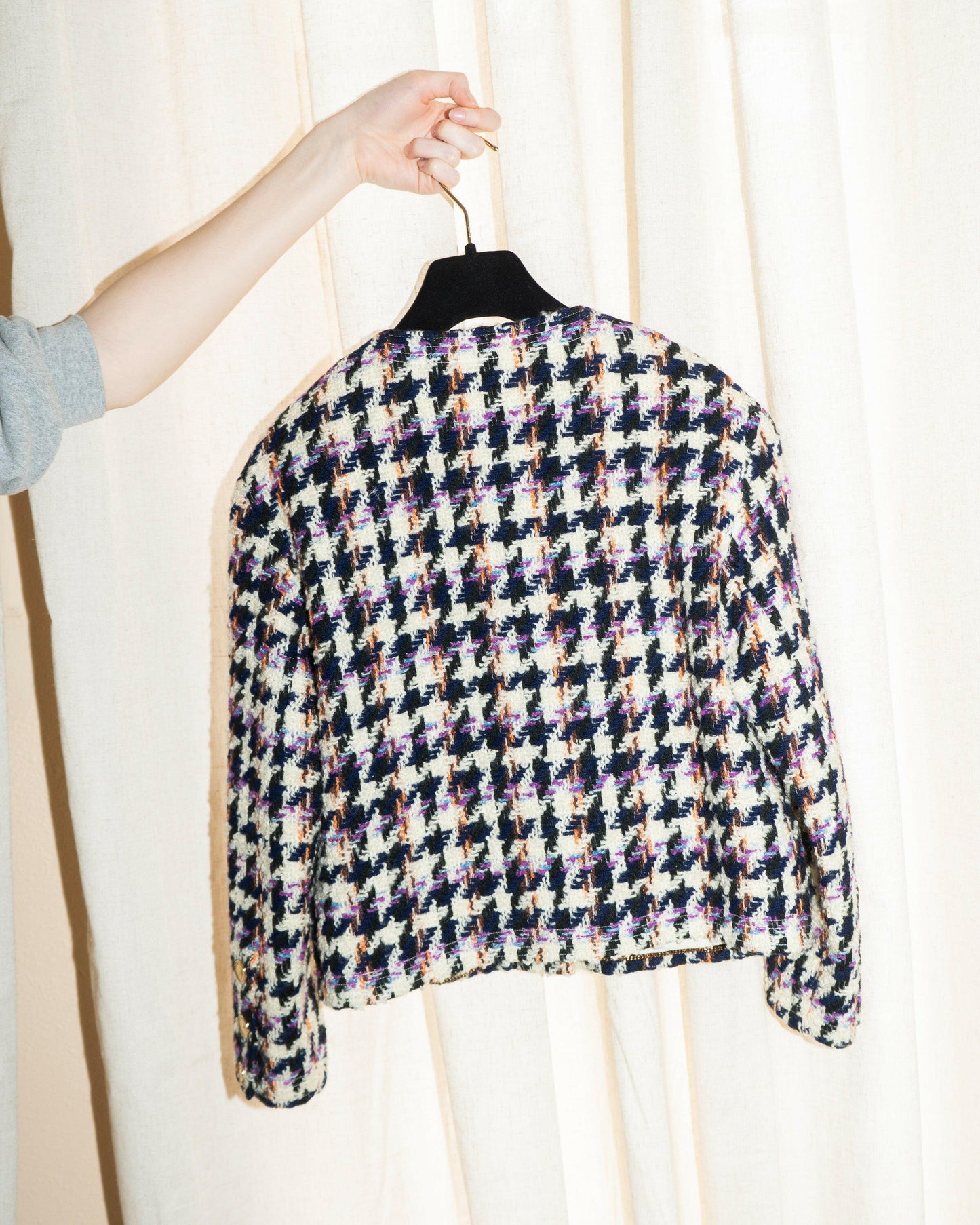 FR36-38 Chanel Fall 1987 Collarless Two-Pocketed Multicolor Houndstooth Tweed Jacket - Vintage Chanel Jacket - - Rarchive.