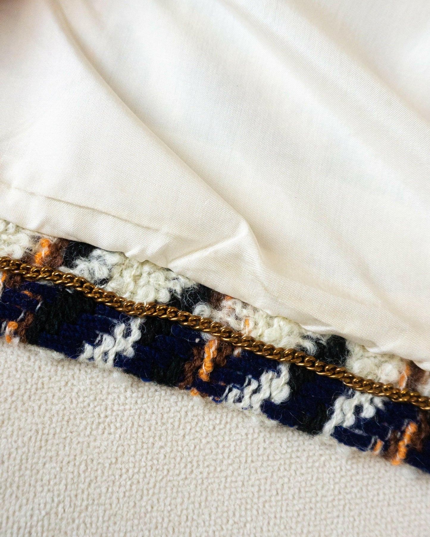 FR36-38 Chanel Fall 1987 Collarless Two-Pocketed Multicolor Houndstooth Tweed Jacket - Vintage Chanel Jacket - - Rarchive.