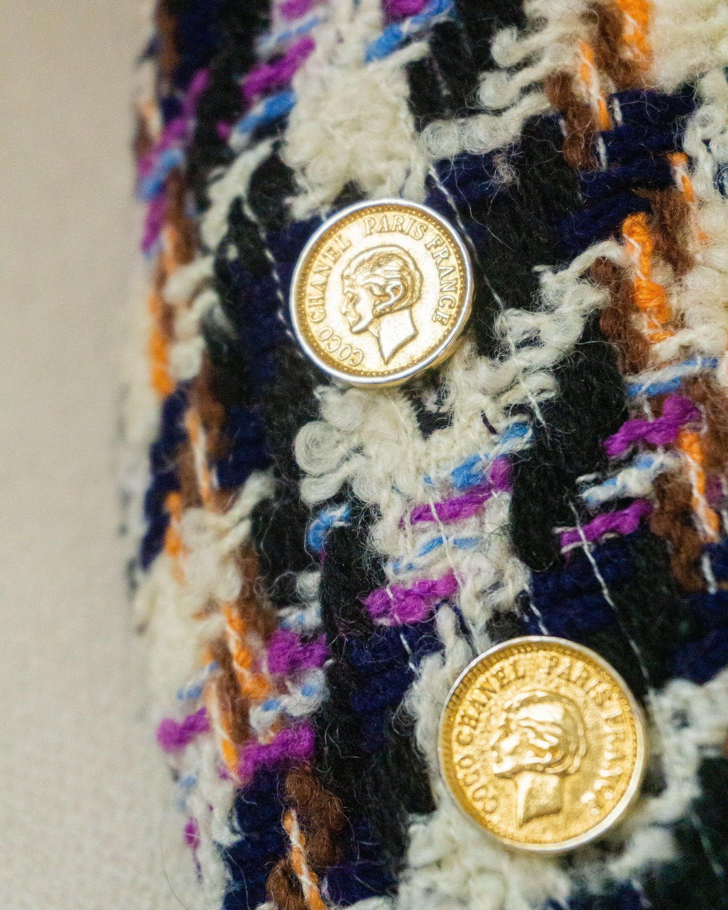 FR36-38 Chanel Fall 1987 Collarless Two-Pocketed Multicolor Houndstooth Tweed Jacket - Vintage Chanel Jacket - - Rarchive.