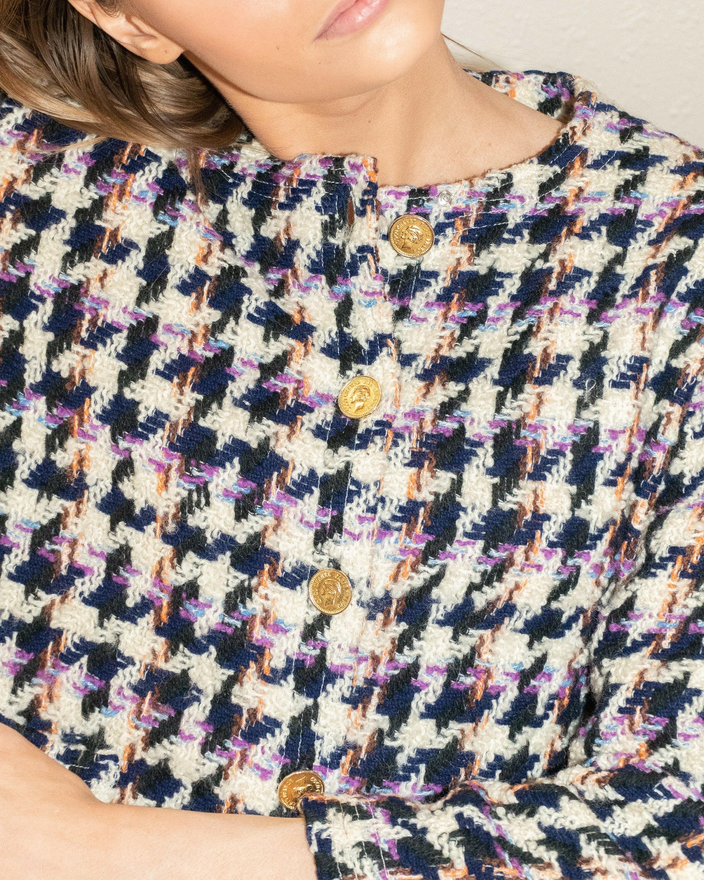 FR36-38 Chanel Fall 1987 Collarless Two-Pocketed Multicolor Houndstooth Tweed Jacket - Vintage Chanel Jacket - - Rarchive.