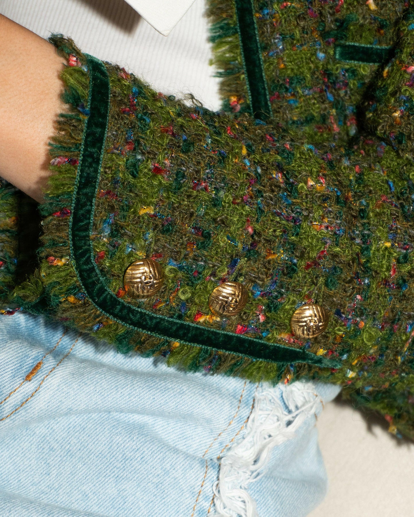 FR34 Fall 1990 Four Pocketed Collarless Green Fantasy Tweed Jacket - Vintage Chanel Jacket - - Rarchive.