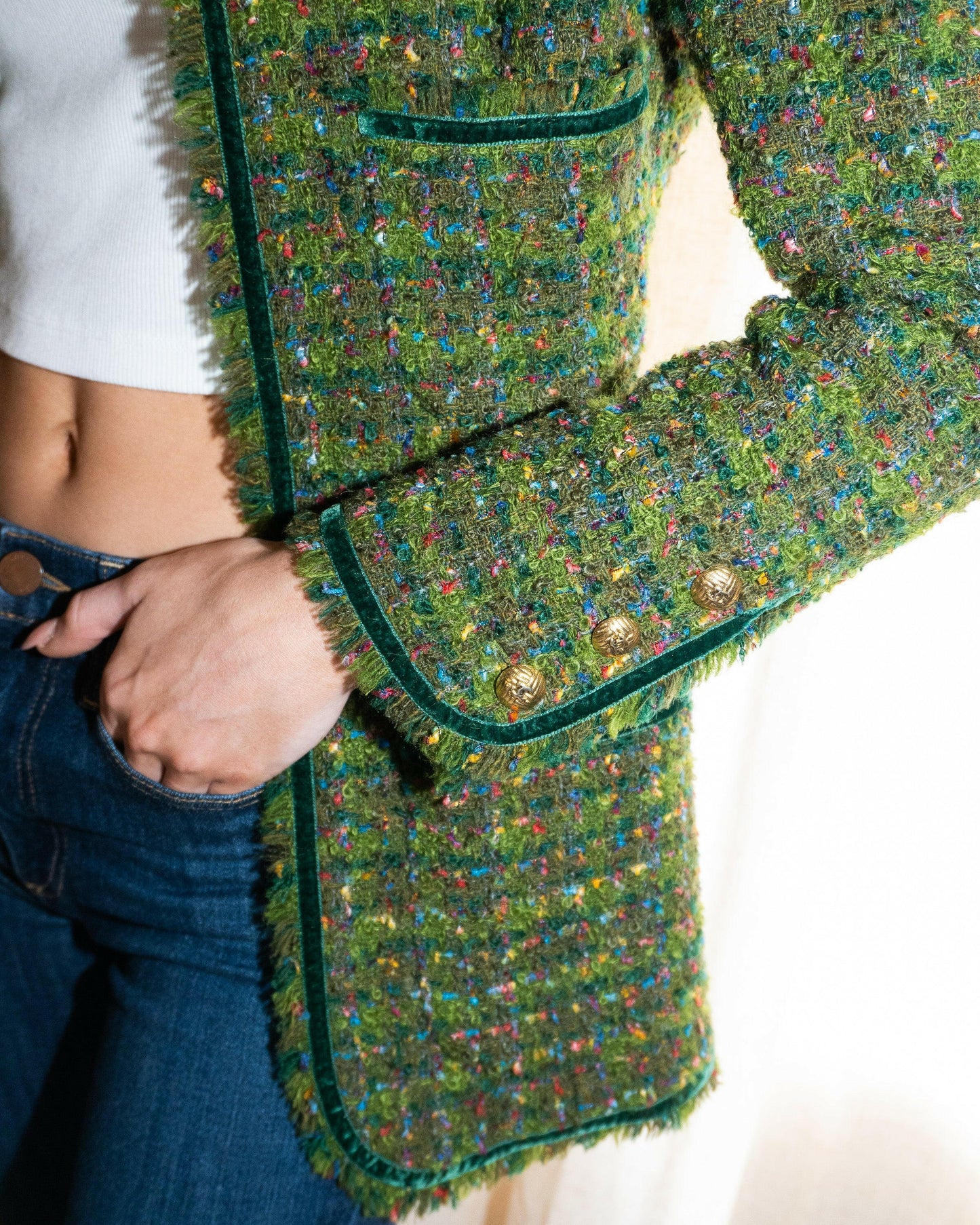 FR34 Fall 1990 Four Pocketed Collarless Green Fantasy Tweed Jacket - Vintage Chanel Jacket - - Rarchive.