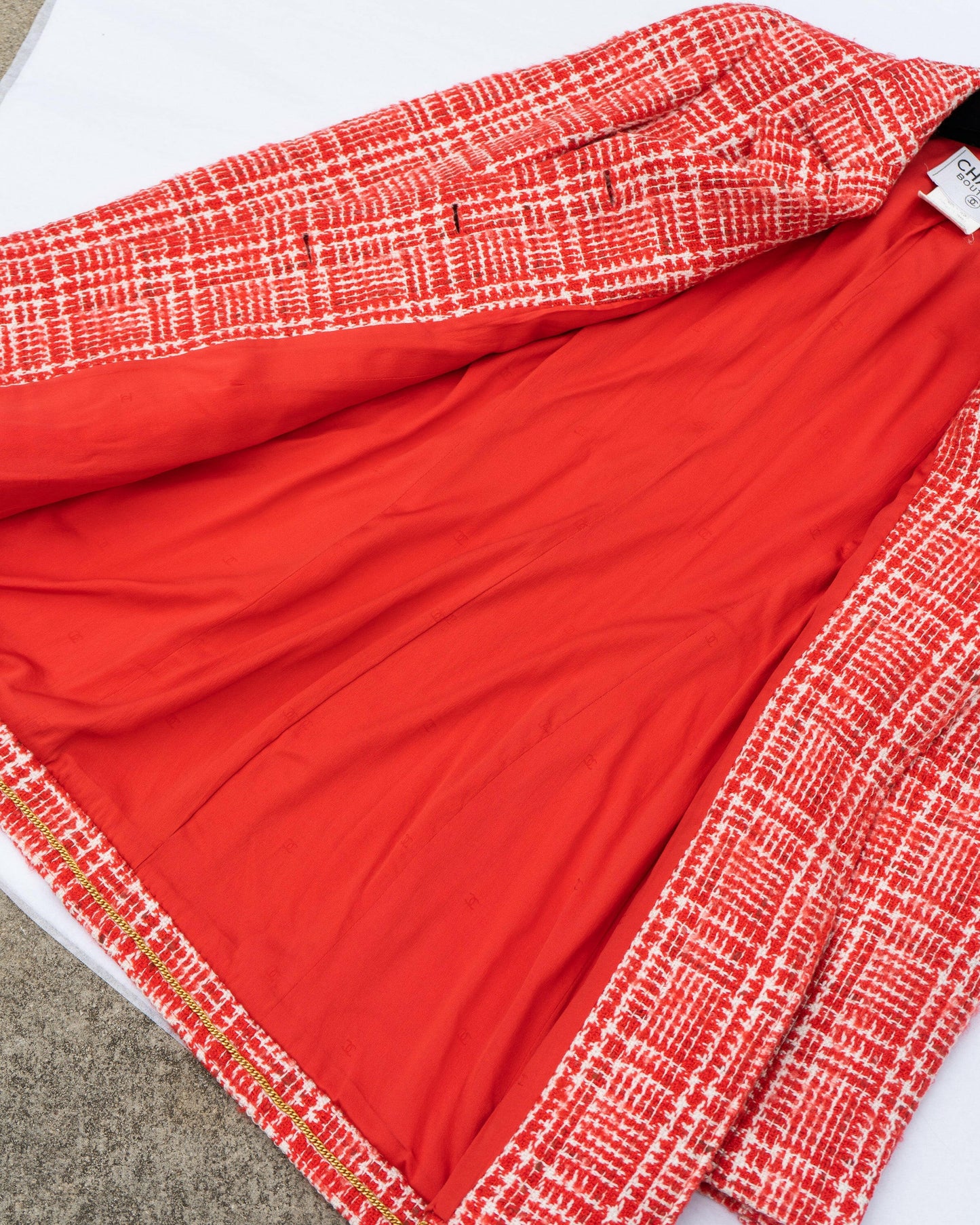 FR34-36 Chanel Spring 1997 Red and While Tweed Long Cut Two Pocketed Jacket - Vintage Chanel Jacket - - Rarchive.
