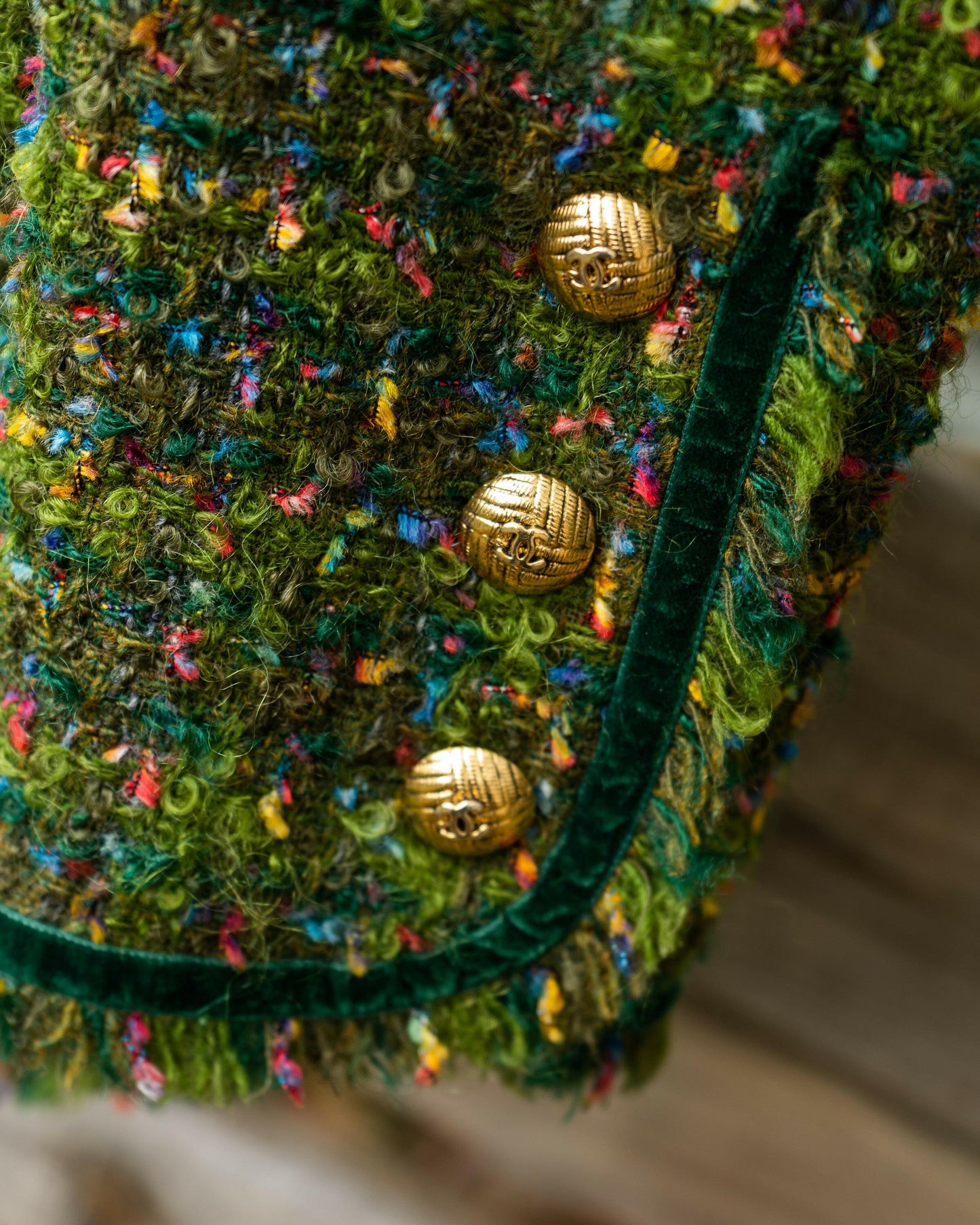 FR34 Fall 1990 Four Pocketed Collarless Green Fantasy Tweed Jacket - Vintage Chanel Jacket - - Rarchive.