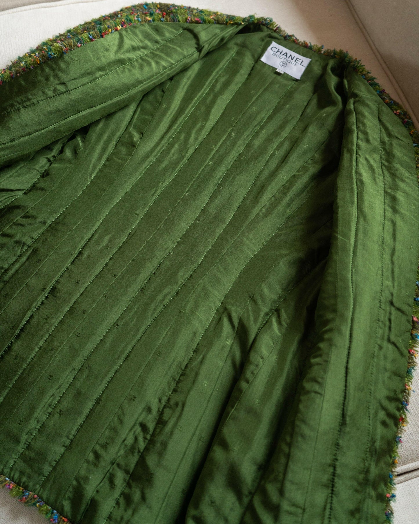 FR34 Fall 1990 Four Pocketed Collarless Green Fantasy Tweed Jacket - Vintage Chanel Jacket - - Rarchive.