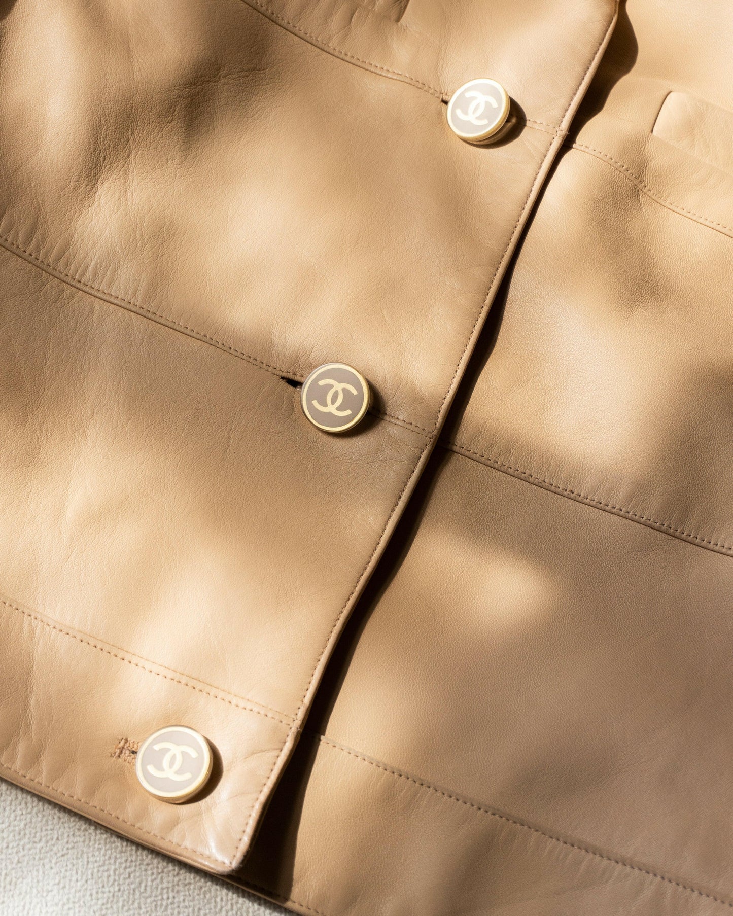 FR38-40 Rare Chanel Fall 2001 Cropped Beige Lambskin Jacket - Vintage Chanel Jacket - - Rarchive.