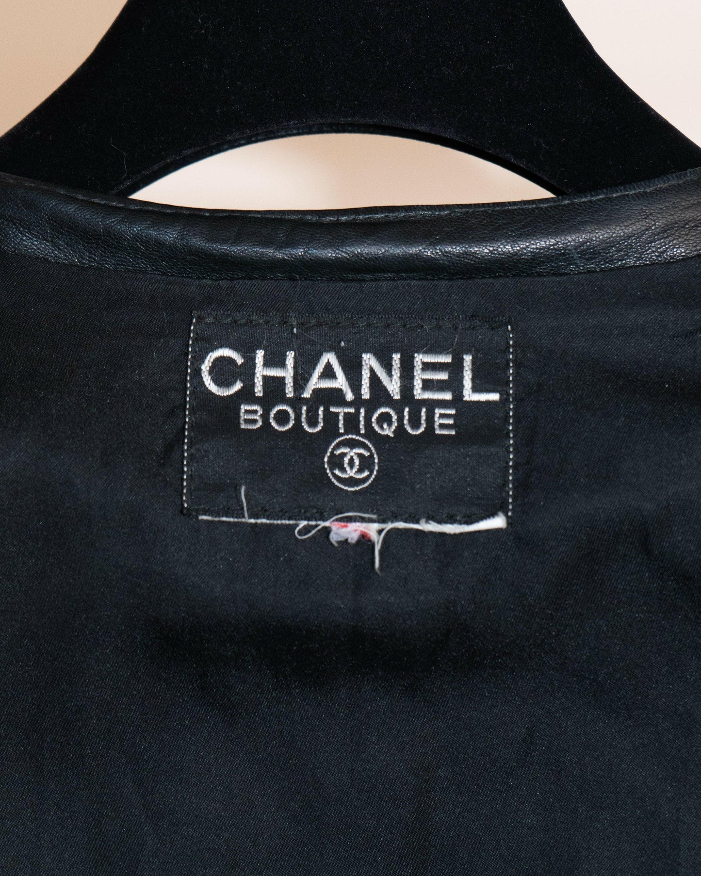 FR40-42 Chanel 1980s Colarless Two-Pocketed Black Leather Jacket - Vintage Chanel Jacket - - Rarchive.