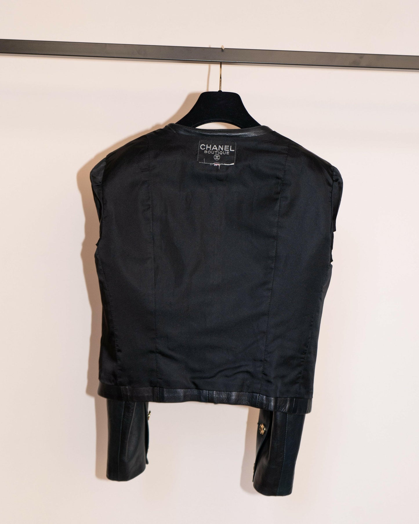 FR40-42 Chanel 1980s Colarless Two-Pocketed Black Leather Jacket - Vintage Chanel Jacket - - Rarchive.