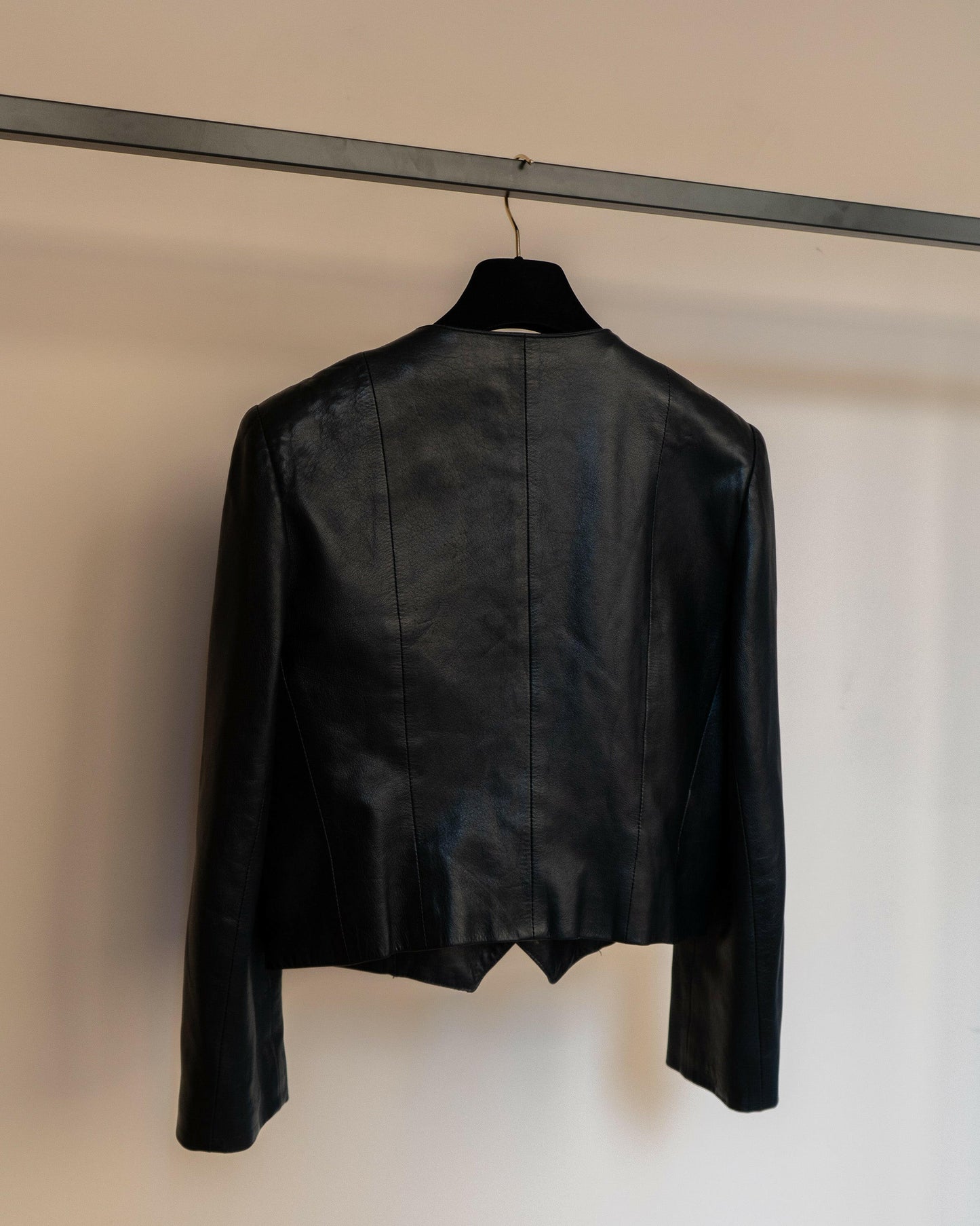 FR40-42 Chanel 1980s Colarless Two-Pocketed Black Leather Jacket - Vintage Chanel Jacket - - Rarchive.