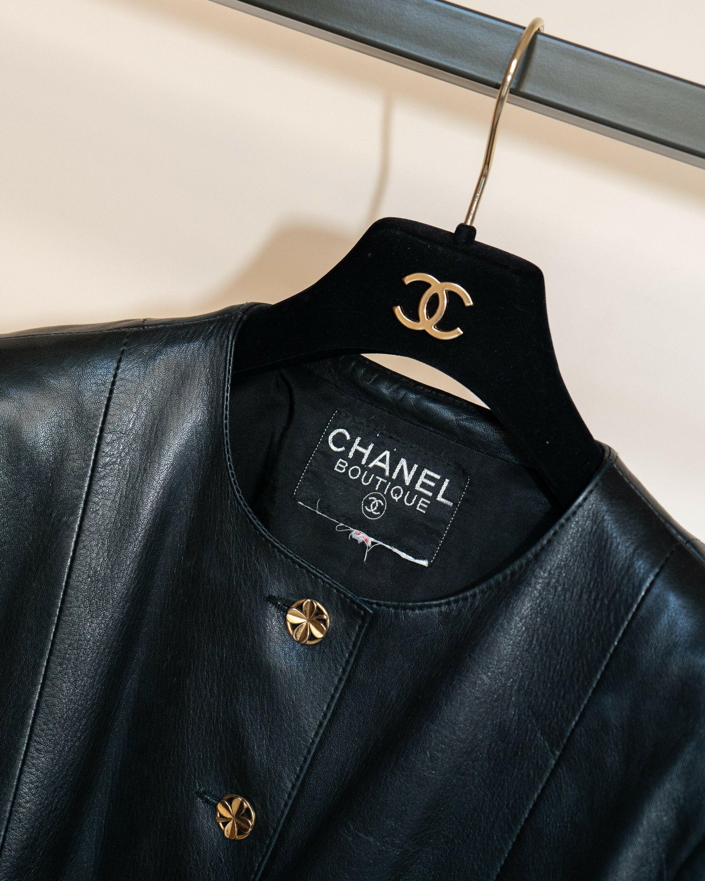 FR40-42 Chanel 1980s Colarless Two-Pocketed Black Leather Jacket - Vintage Chanel Jacket - - Rarchive.