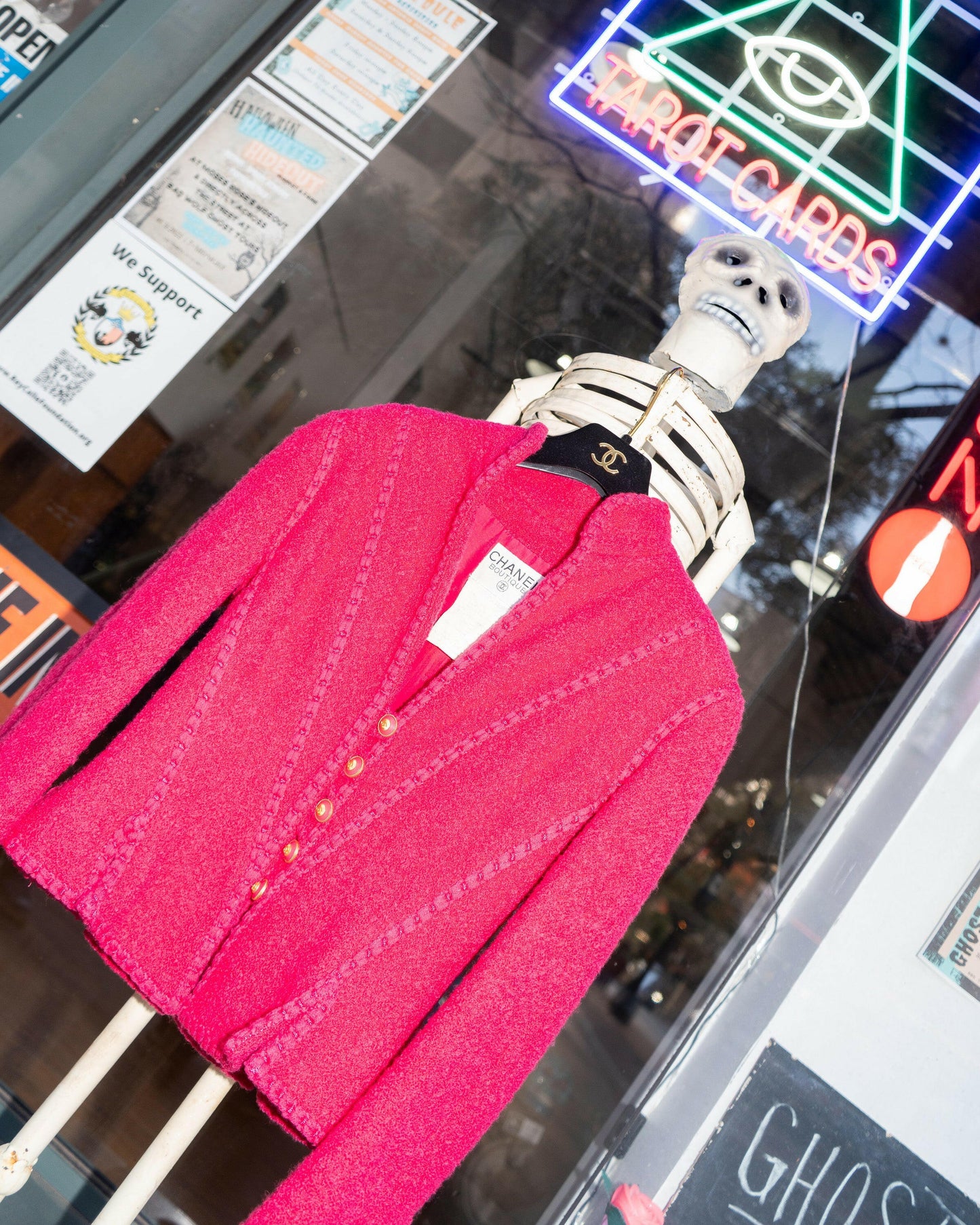 FR34-36 Rare Chanel Fall 1993 Fitted Cut Braided Trim Slit Detail Pink Wool Tweed Jacket - Vintage Chanel Jacket - - Rarchive.