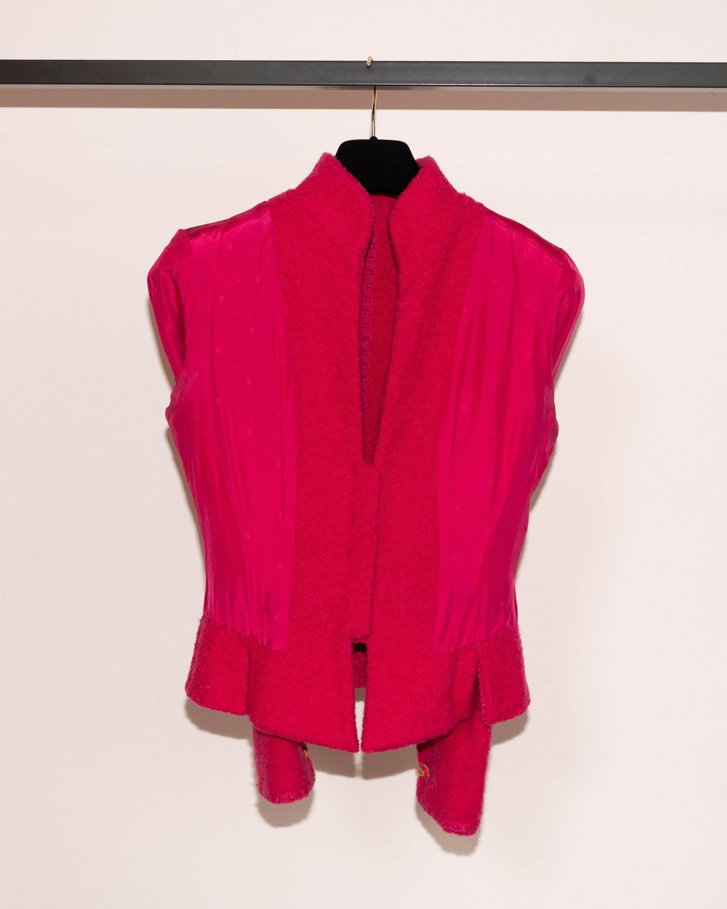 FR34-36 Rare Chanel Fall 1993 Fitted Cut Braided Trim Slit Detail Pink Wool Tweed Jacket - Vintage Chanel Jacket - - Rarchive.