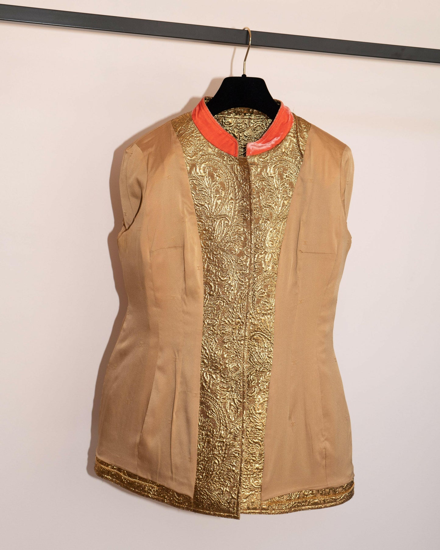 FR38-40 Rare Chanel Fall 1996 High Collar Four-Pocketed Gold Brocade Jacket - Vintage Chanel Jacket - - Rarchive.