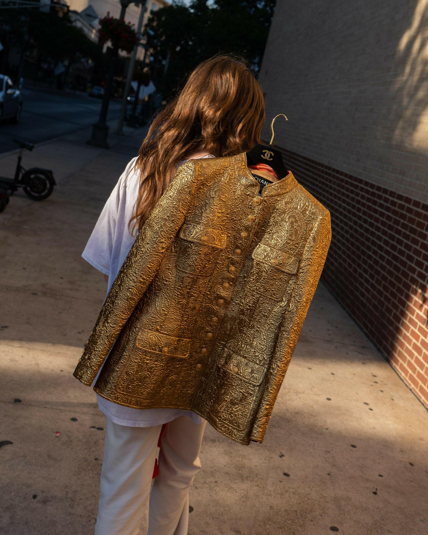 FR38-40 Rare Chanel Fall 1996 High Collar Four-Pocketed Gold Brocade Jacket