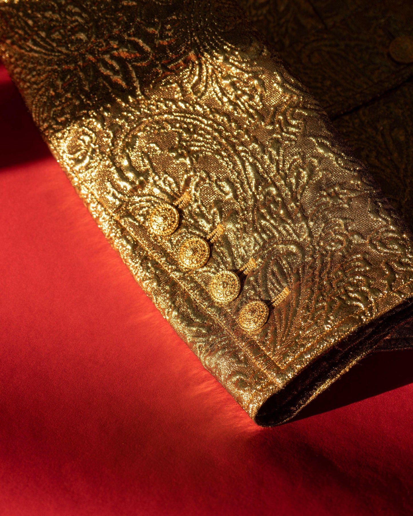 FR38-40 Rare Chanel Fall 1996 High Collar Four-Pocketed Gold Brocade Jacket