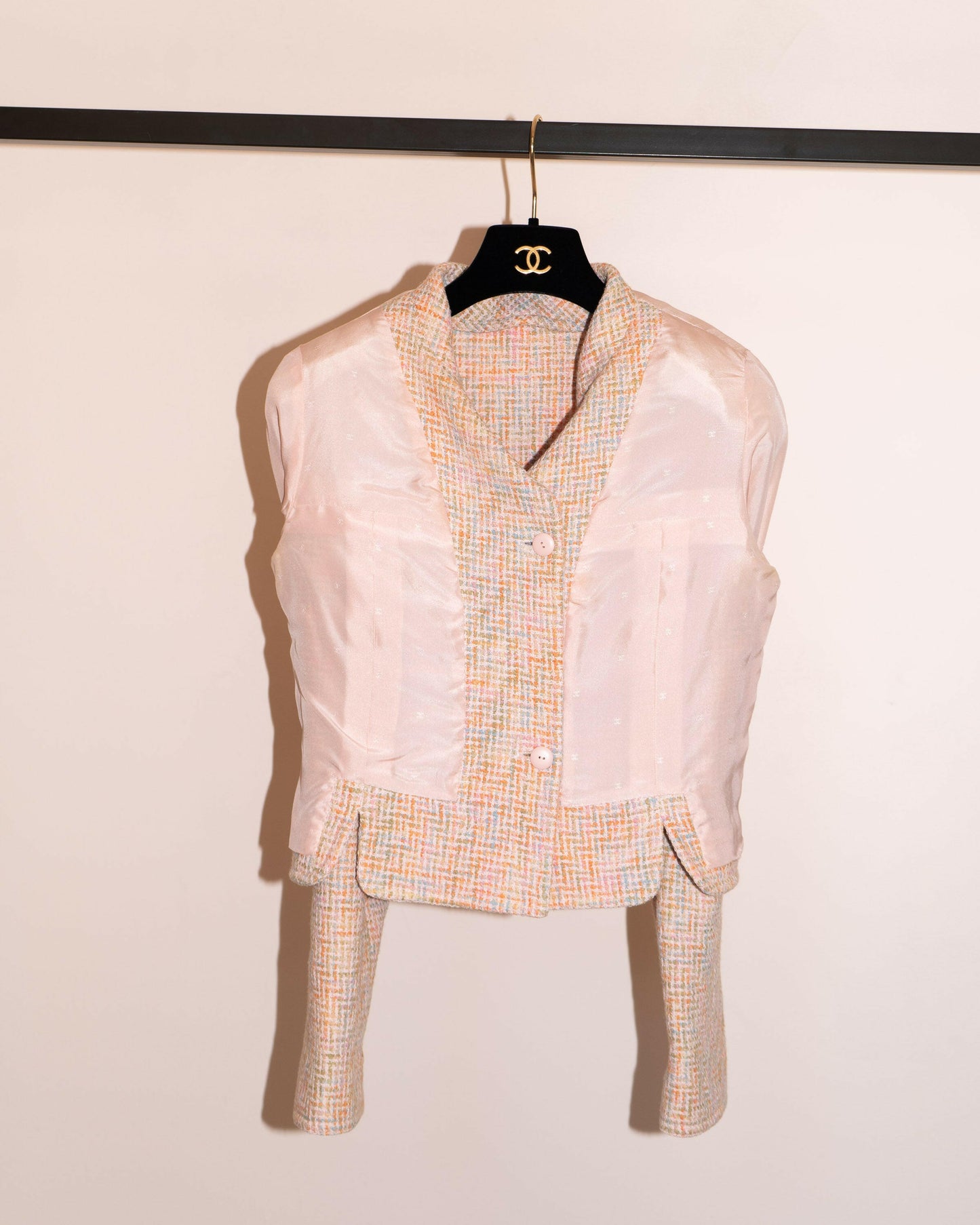 FR34-36 Rare Chanel Cruise 1994 Two Pocketed Cropped Multicolor Tweed Jacket - Vintage Chanel Jacket - - Rarchive.
