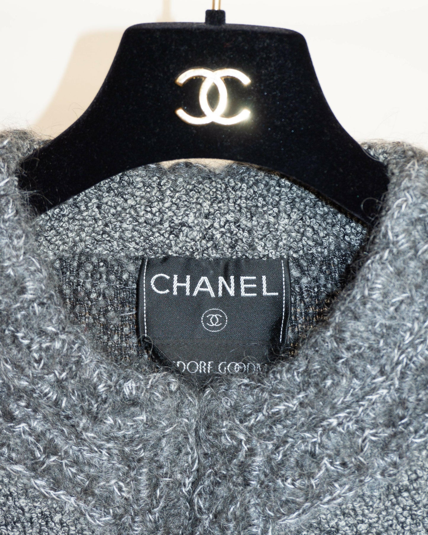 FR40-42 Chanel Fall 1998 Collarless Two-Pocketed Mohair Trim Gray Tweed Boucle Jacket