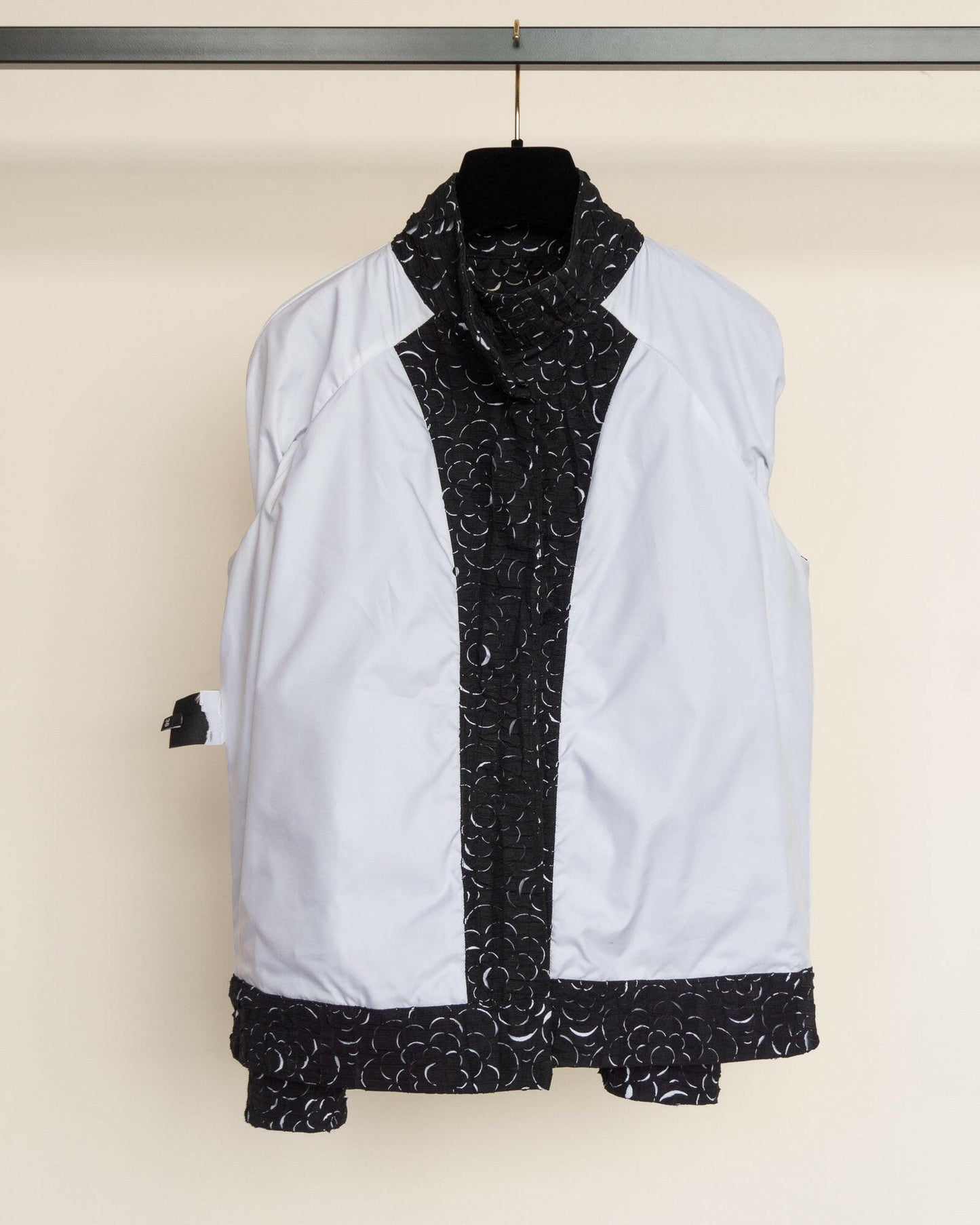 FR38-40 Chanel Spring 2009 Perforated Camellia Interlocking-C Logo Pattern Windbreaker - Vintage Chanel Jacket - - Rarchive.