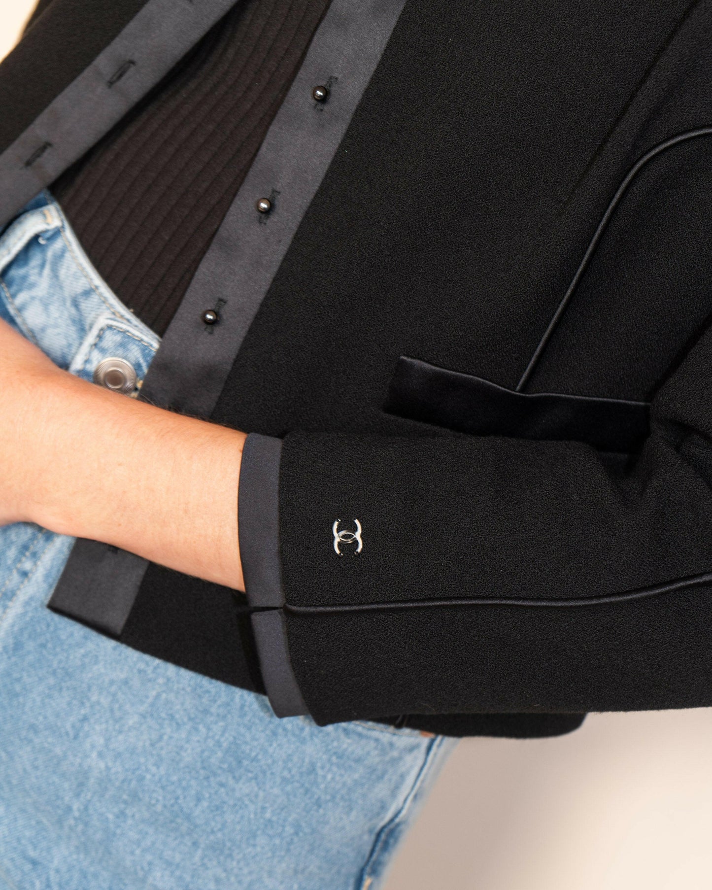 FR40-42 Chanel Fall 2002 Collarless Two-Pocketed Cropped Cut Black Boxy Wool Jacket - Vintage Chanel Jacket - - Rarchive.