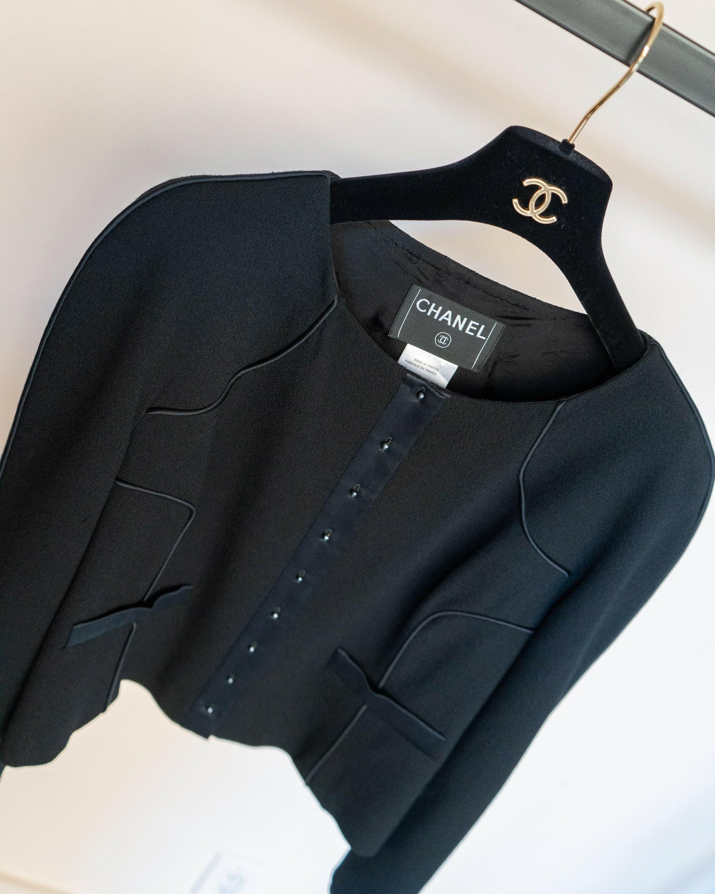 FR40-42 Chanel Fall 2002 Collarless Two-Pocketed Cropped Cut Black Boxy Wool Jacket - Vintage Chanel Jacket - - Rarchive.