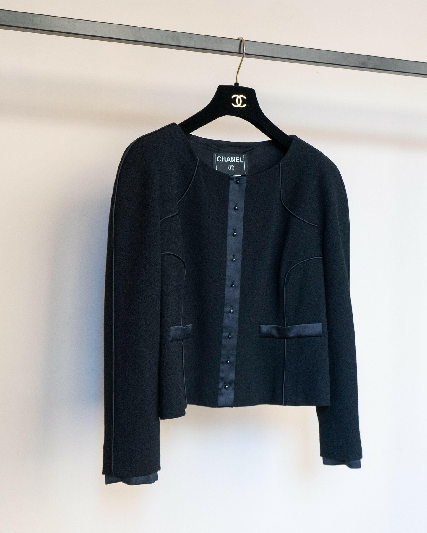 FR40-42 Chanel Fall 2002 Collarless Two-Pocketed Cropped Cut Black Boxy Wool Jacket - Vintage Chanel Jacket - - Rarchive.